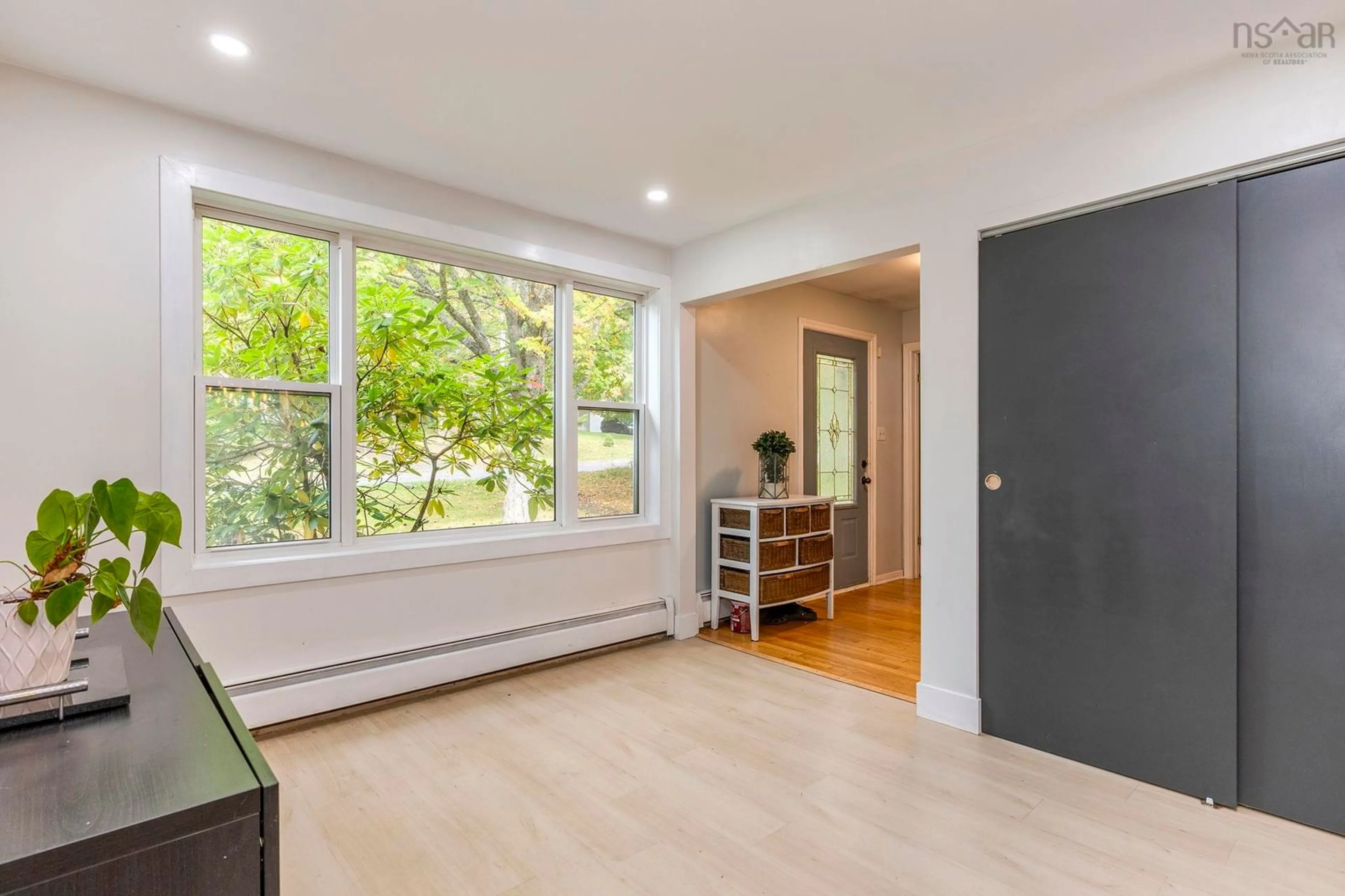 Indoor entryway for 173 Richardson Dr, Fall River Nova Scotia B2T 1E7