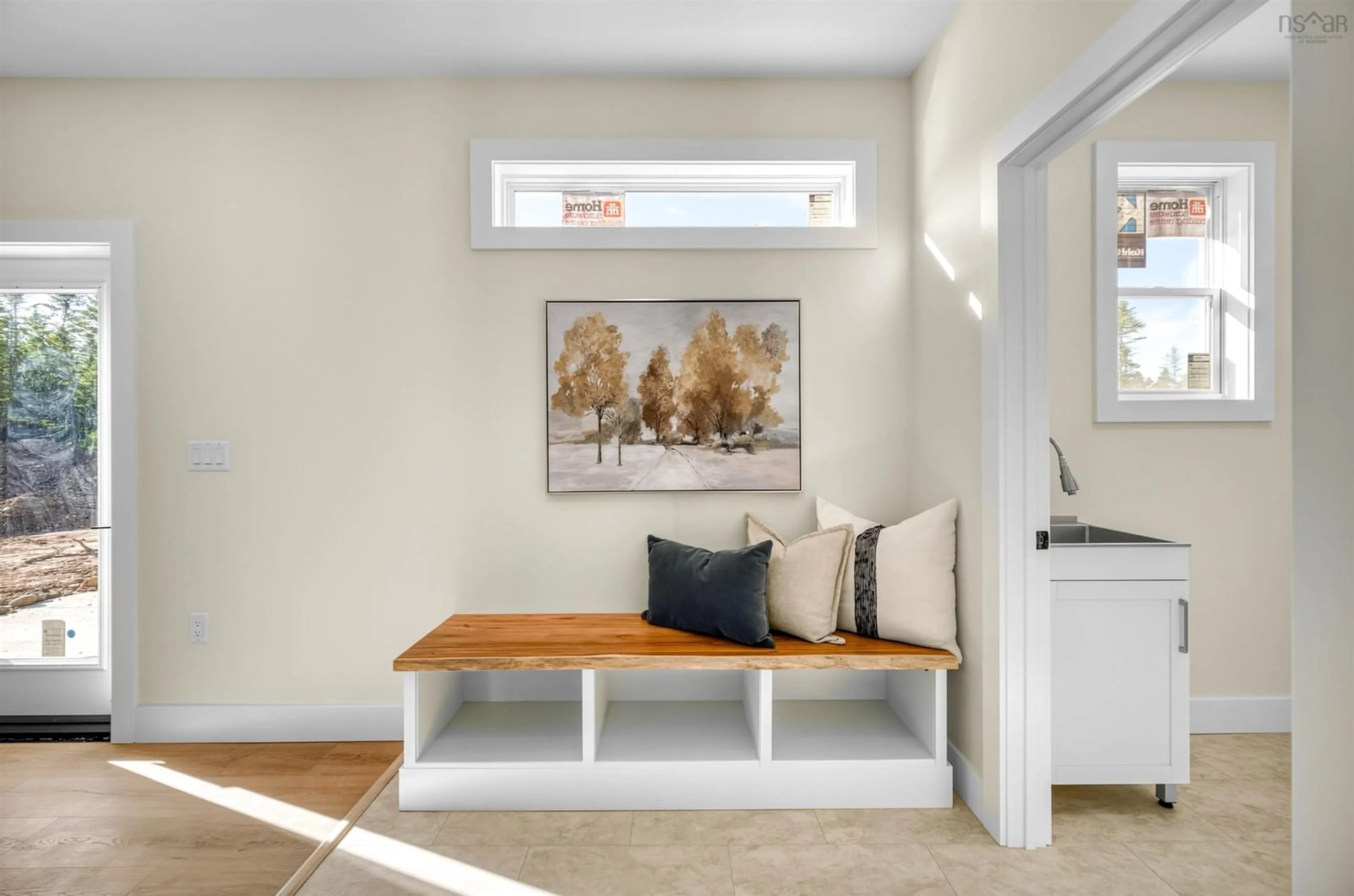 Indoor entryway for 28 Ravenwood Dr, Nine Mile River Nova Scotia B2S 2Y1