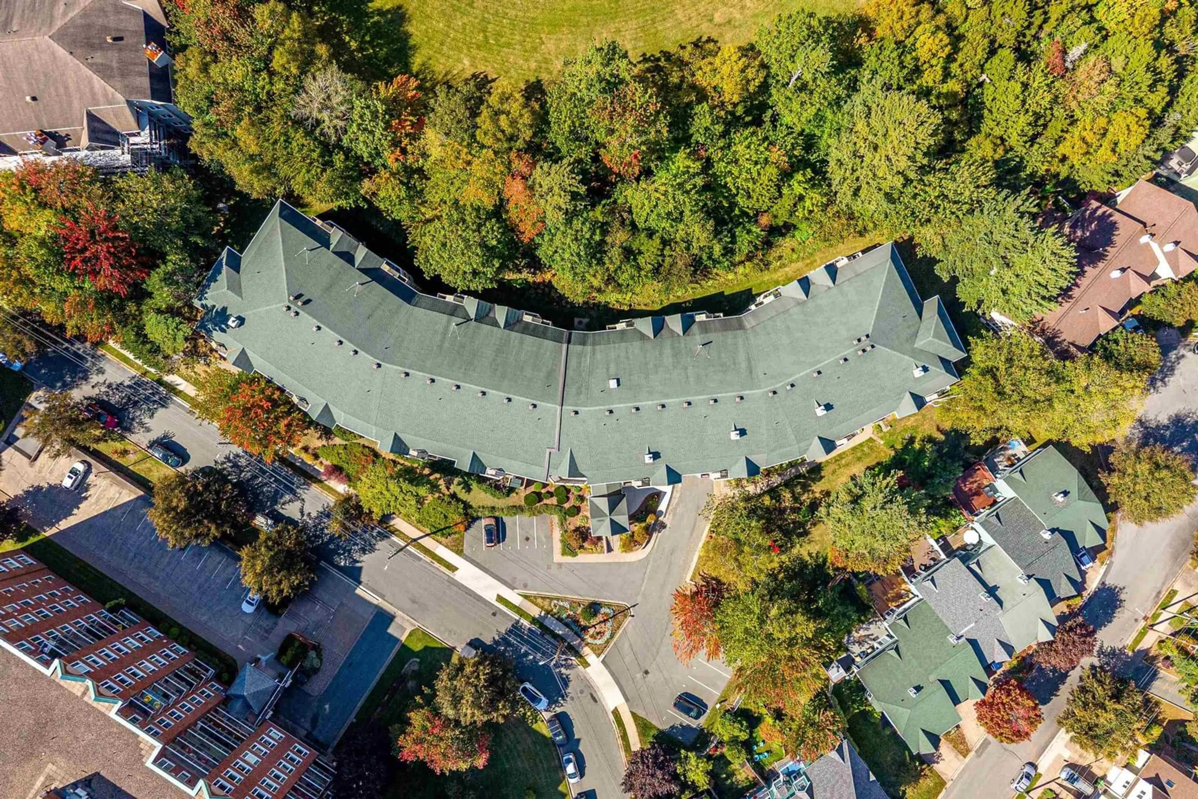 A pic from outside/outdoor area/front of a property/back of a property/a pic from drone, unknown for 80 Spinnaker Dr #312, Halifax Nova Scotia B3N 3B5