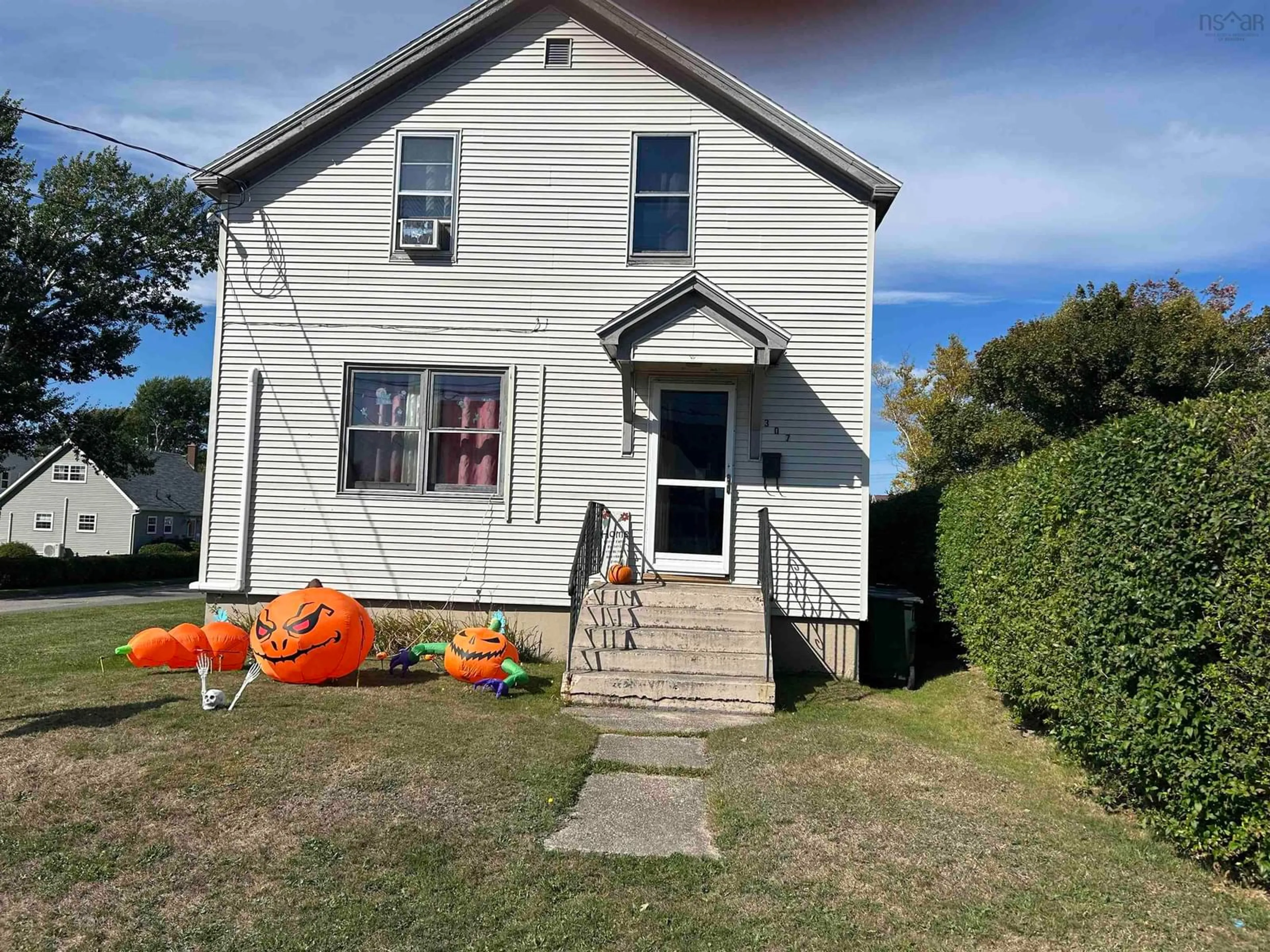 A pic from outside/outdoor area/front of a property/back of a property/a pic from drone, street for 307 Cabot St, Sydney Nova Scotia B1P 4E9
