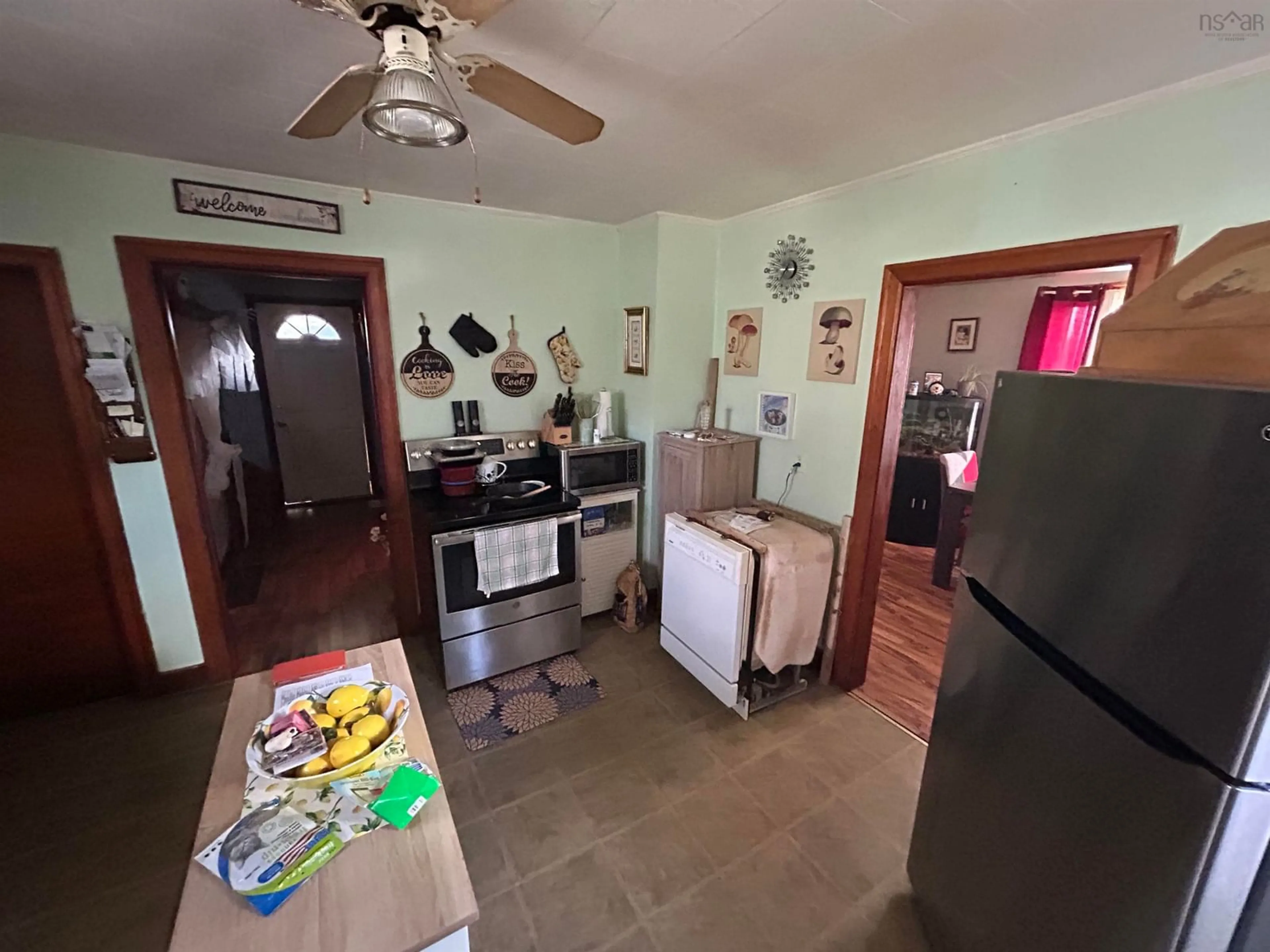 A pic of a room for 307 Cabot St, Sydney Nova Scotia B1P 4E9
