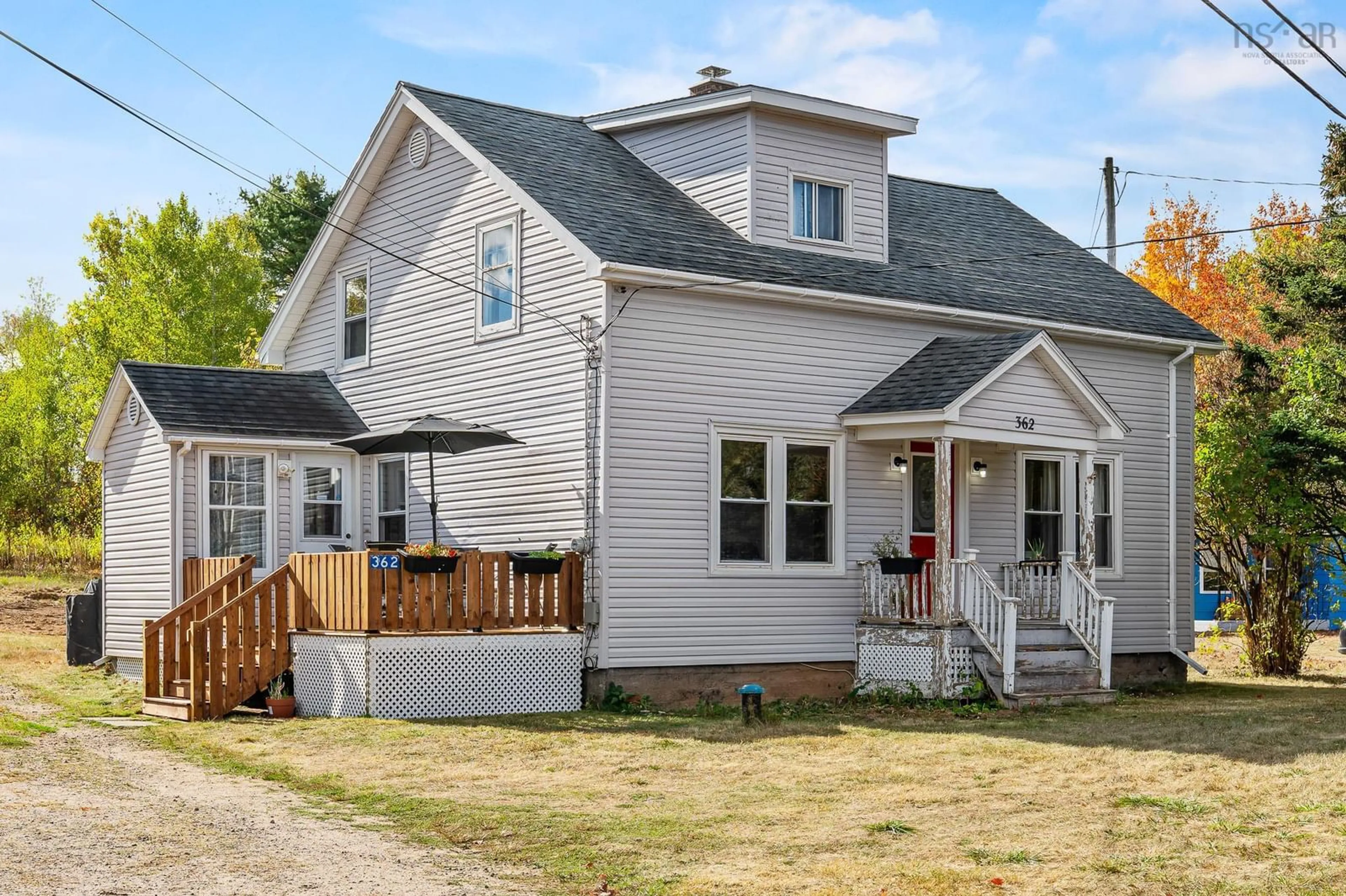 Home with vinyl exterior material, street for 362 Orchard St, South Berwick Nova Scotia B0P 1E0