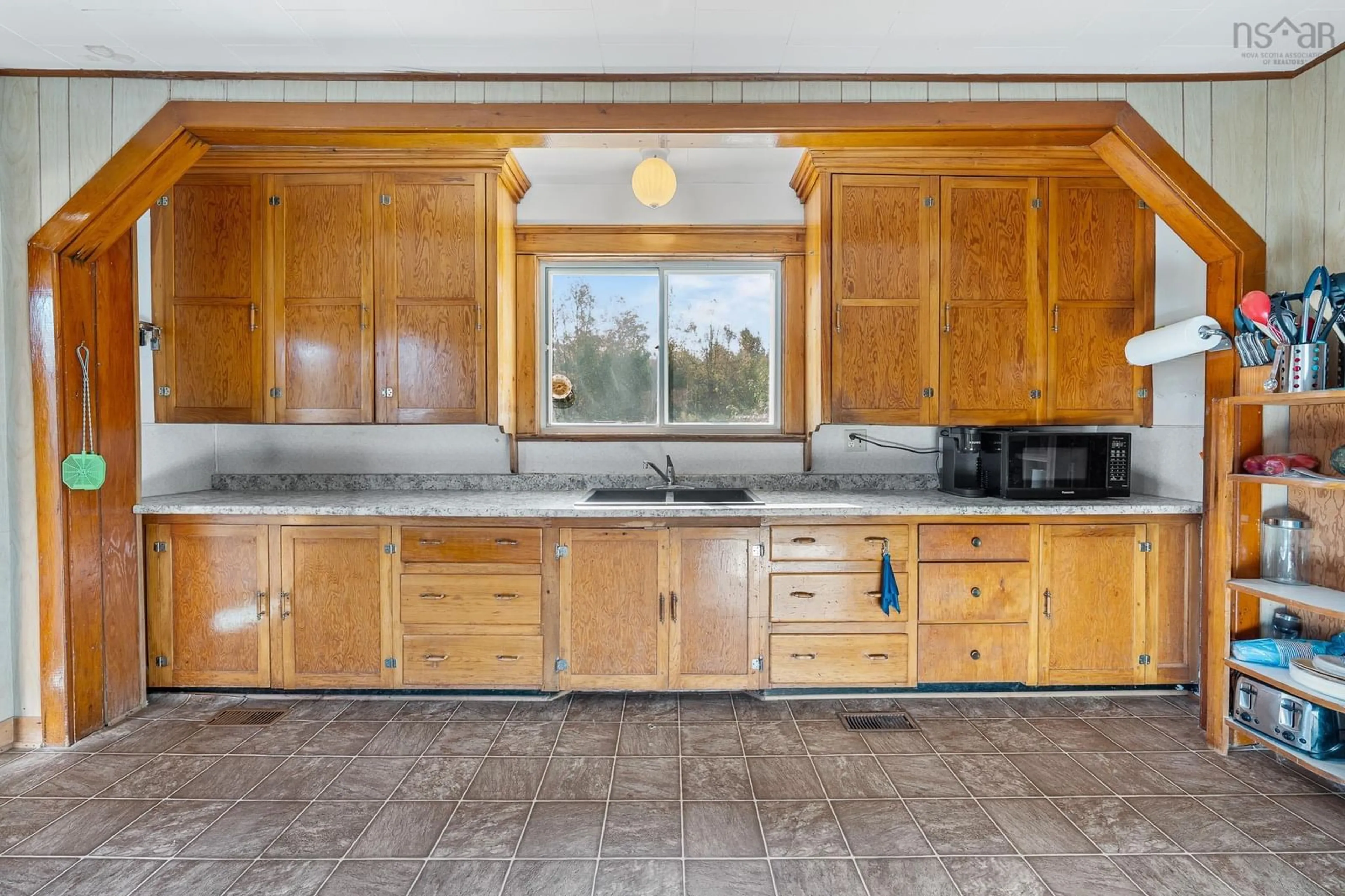 Standard kitchen, ceramic/tile floor for 362 Orchard St, South Berwick Nova Scotia B0P 1E0