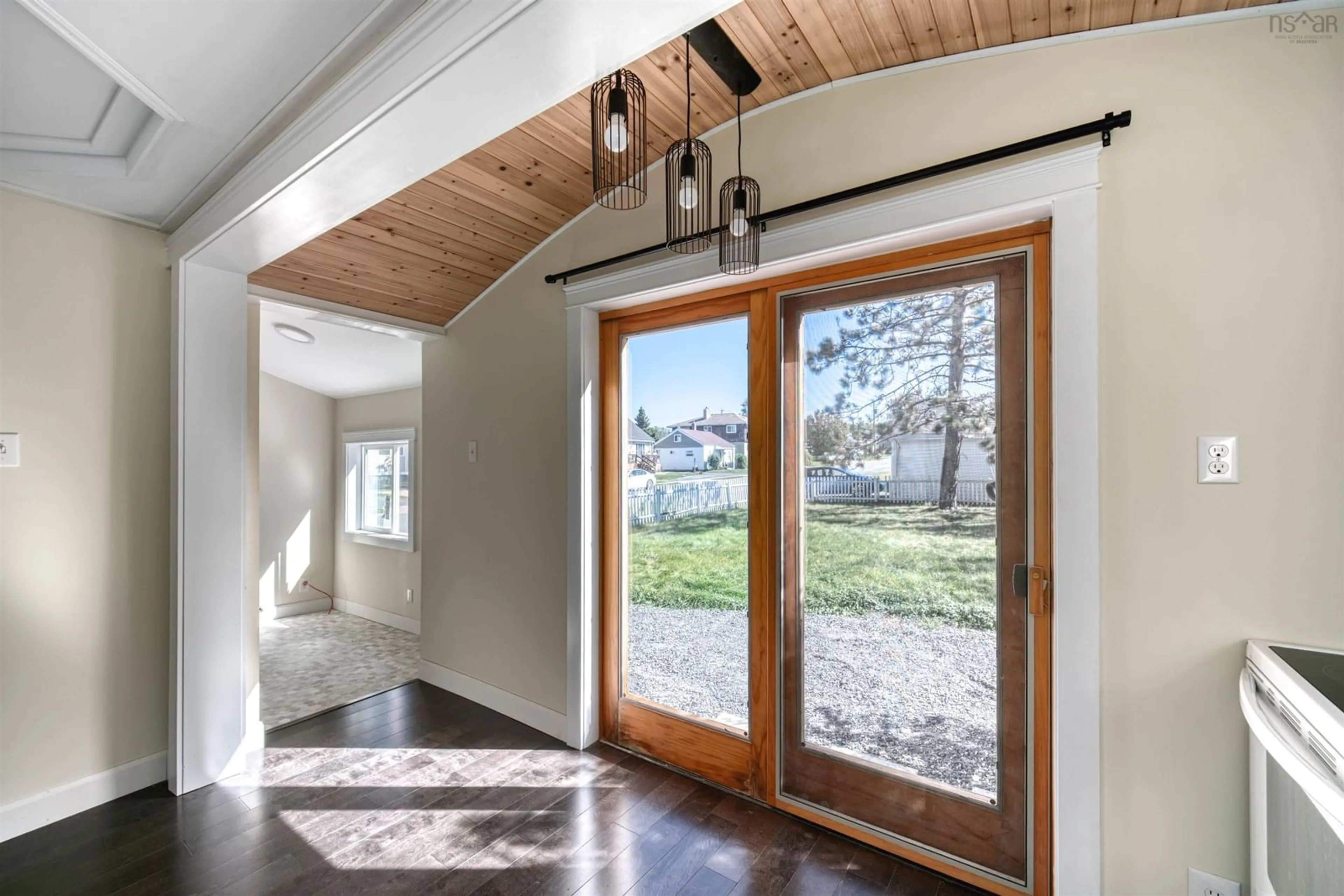 Indoor entryway for 531 High St, New Glasgow Nova Scotia B2H 2X9