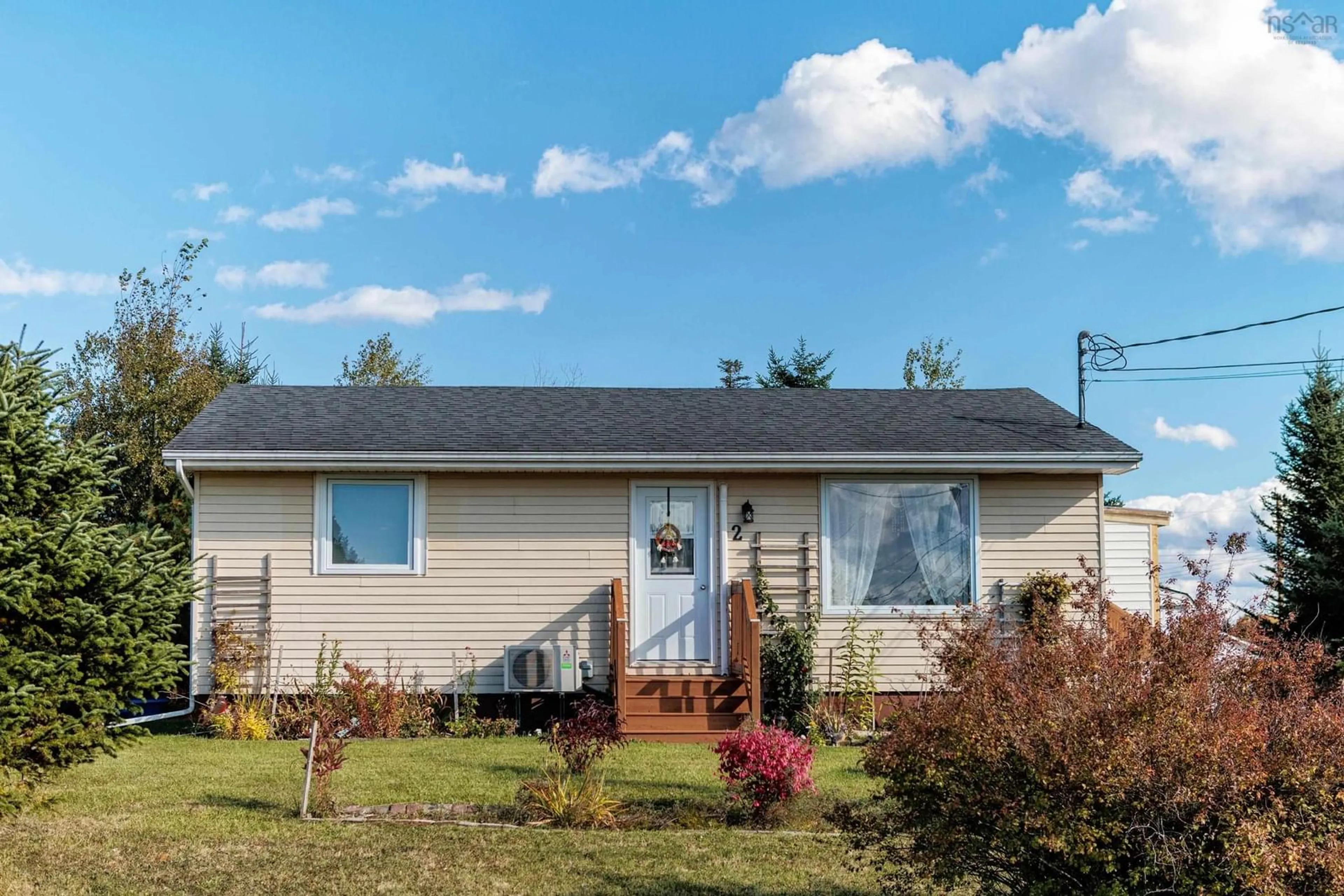 Home with vinyl exterior material, unknown for 2 Menlow Crt, North River Nova Scotia B6L 6L9