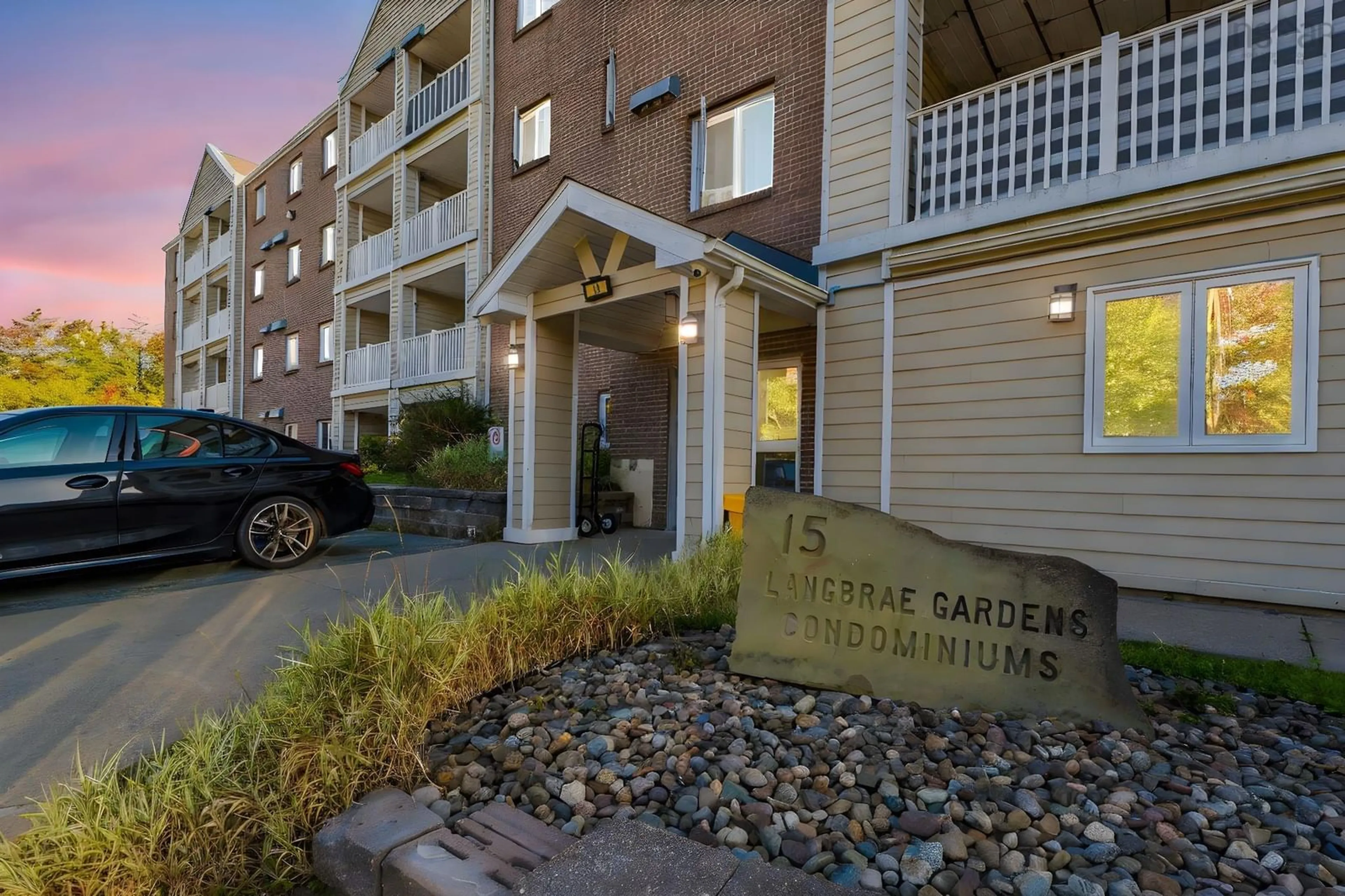 Indoor foyer for 15 Langbrae Dr #404, Clayton Park Nova Scotia B3M 3W5
