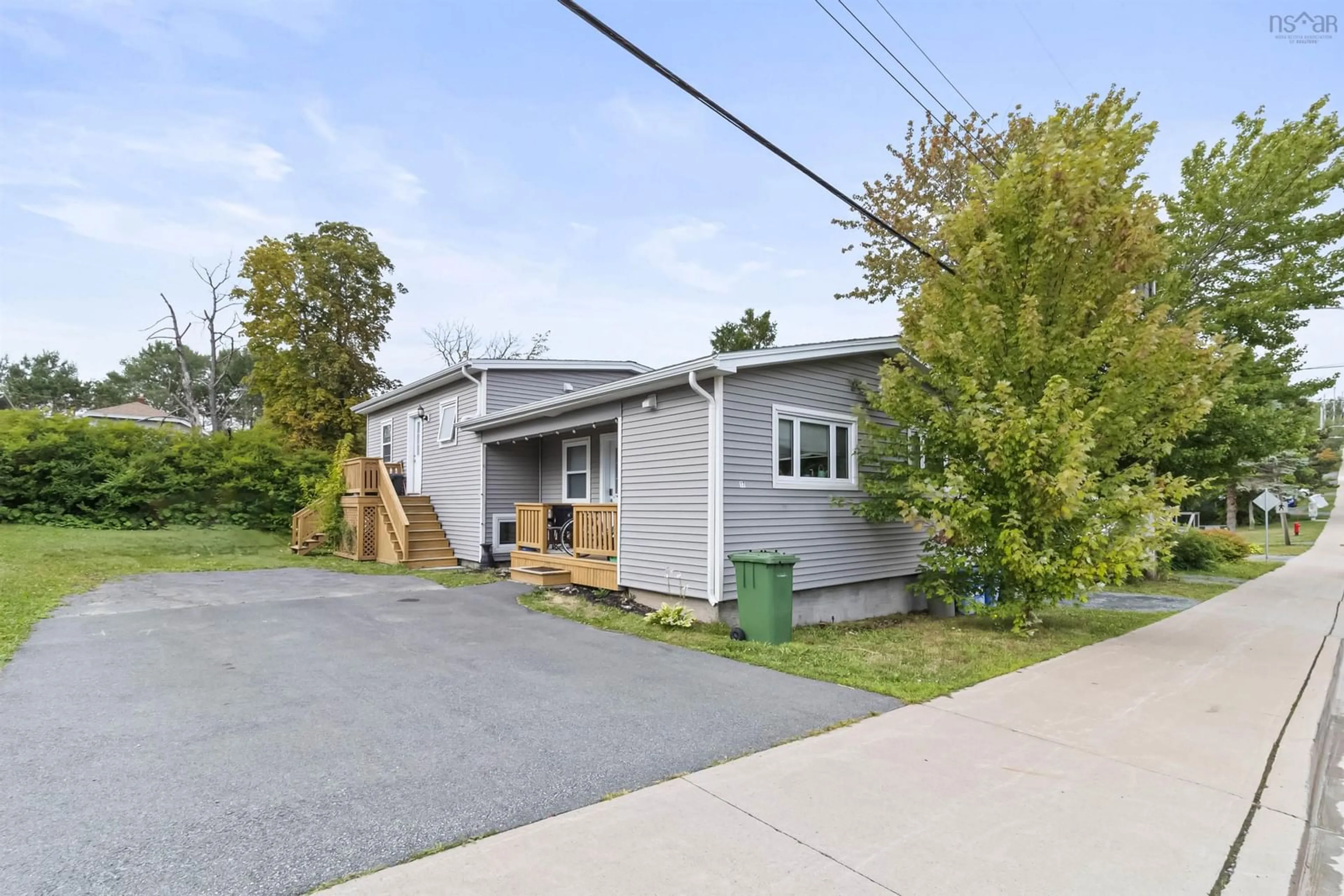 Unknown for 17 Chadwick St, Dartmouth Nova Scotia B2Y 2M2