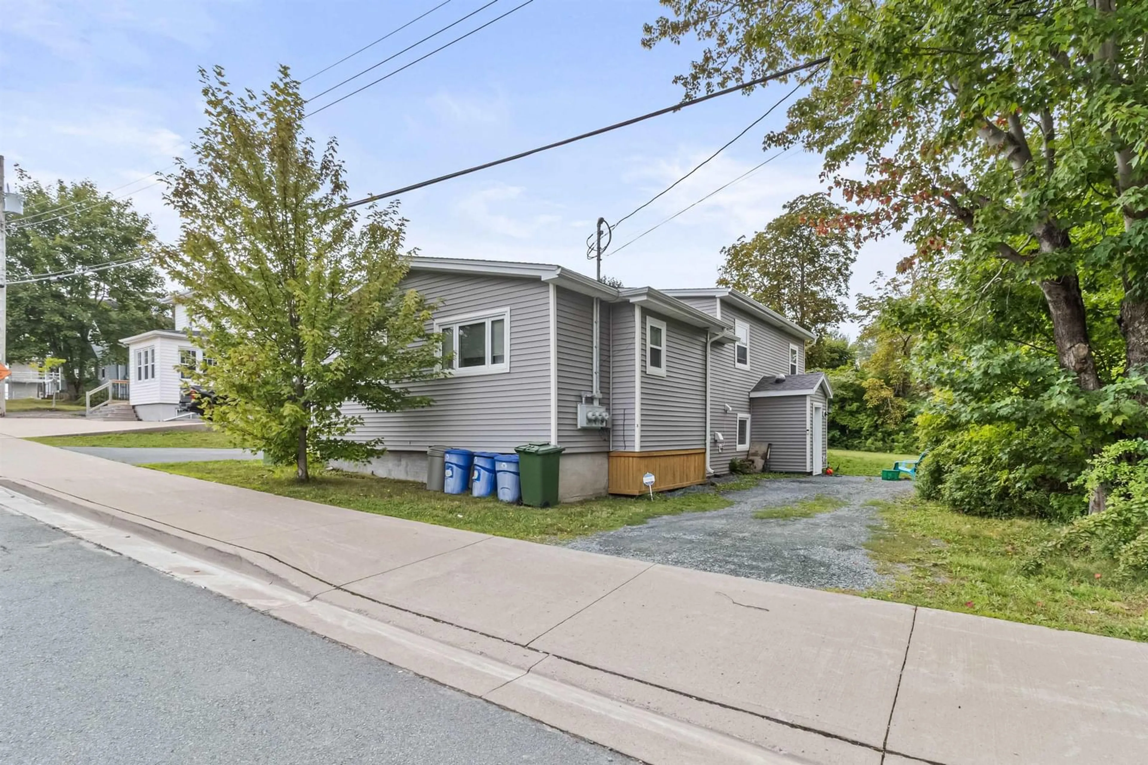 Unknown for 17 Chadwick St, Dartmouth Nova Scotia B2Y 2M2
