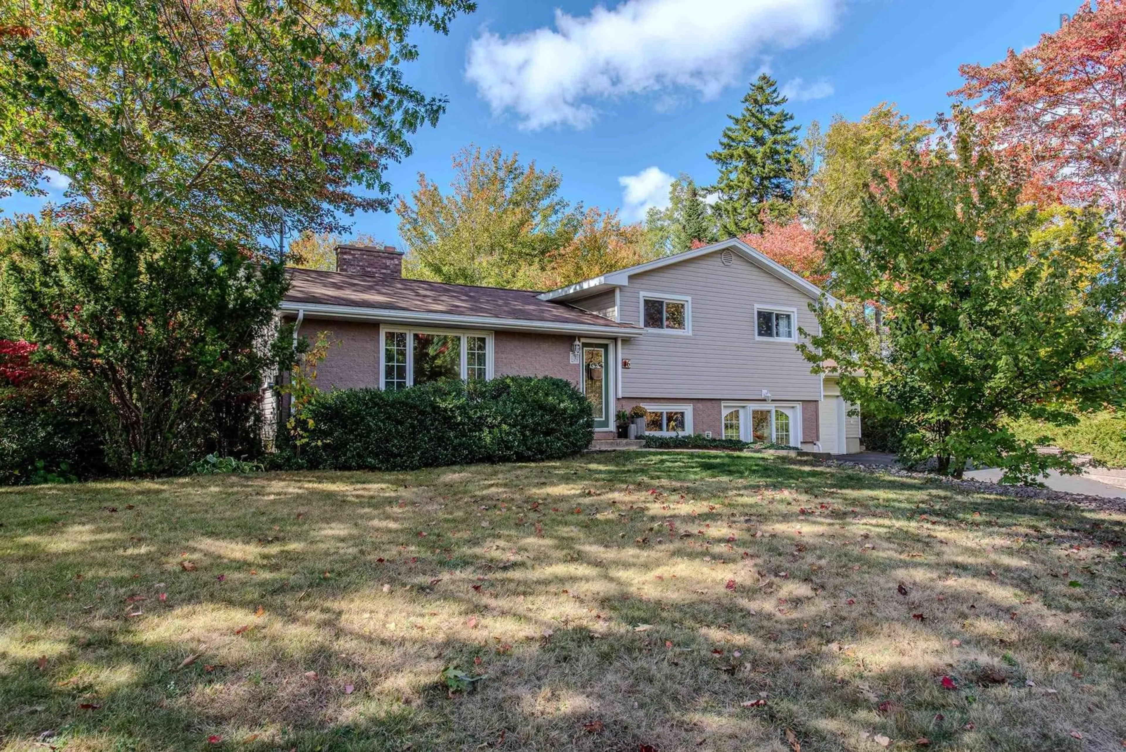 A pic from outside/outdoor area/front of a property/back of a property/a pic from drone, street for 6 Cummings Dr, Fall River Nova Scotia B2T 1E7
