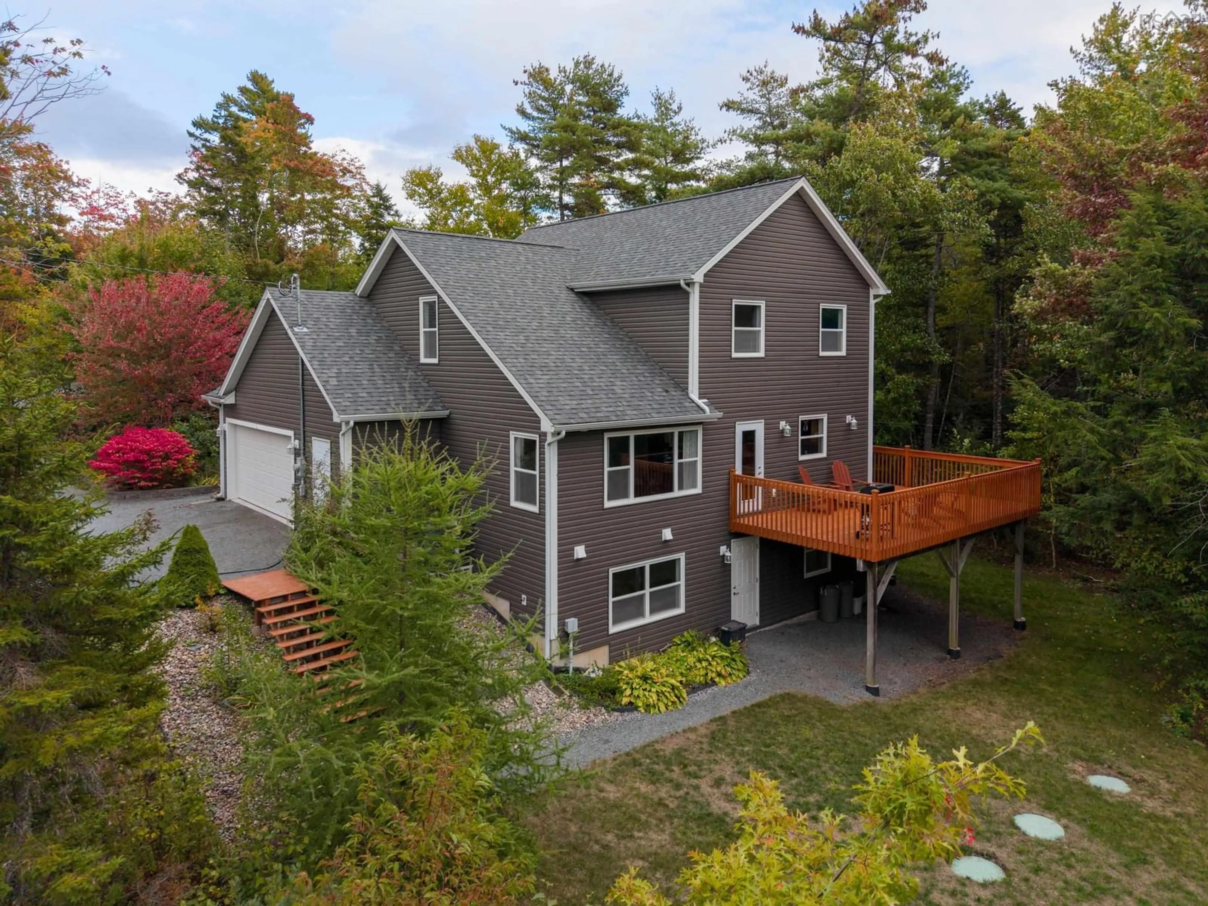 A pic from outside/outdoor area/front of a property/back of a property/a pic from drone, unknown for 286 Clivedon Crt, Fall River Nova Scotia B2T 0L4