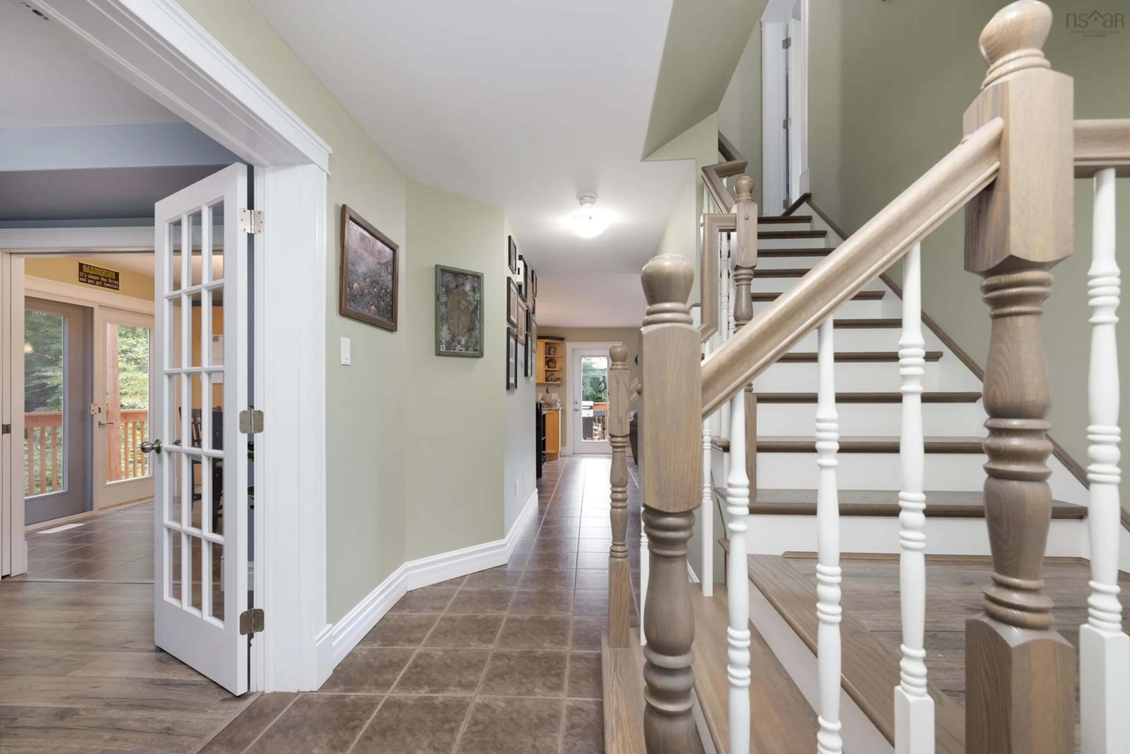 Indoor foyer for 286 Clivedon Crt, Fall River Nova Scotia B2T 0L4