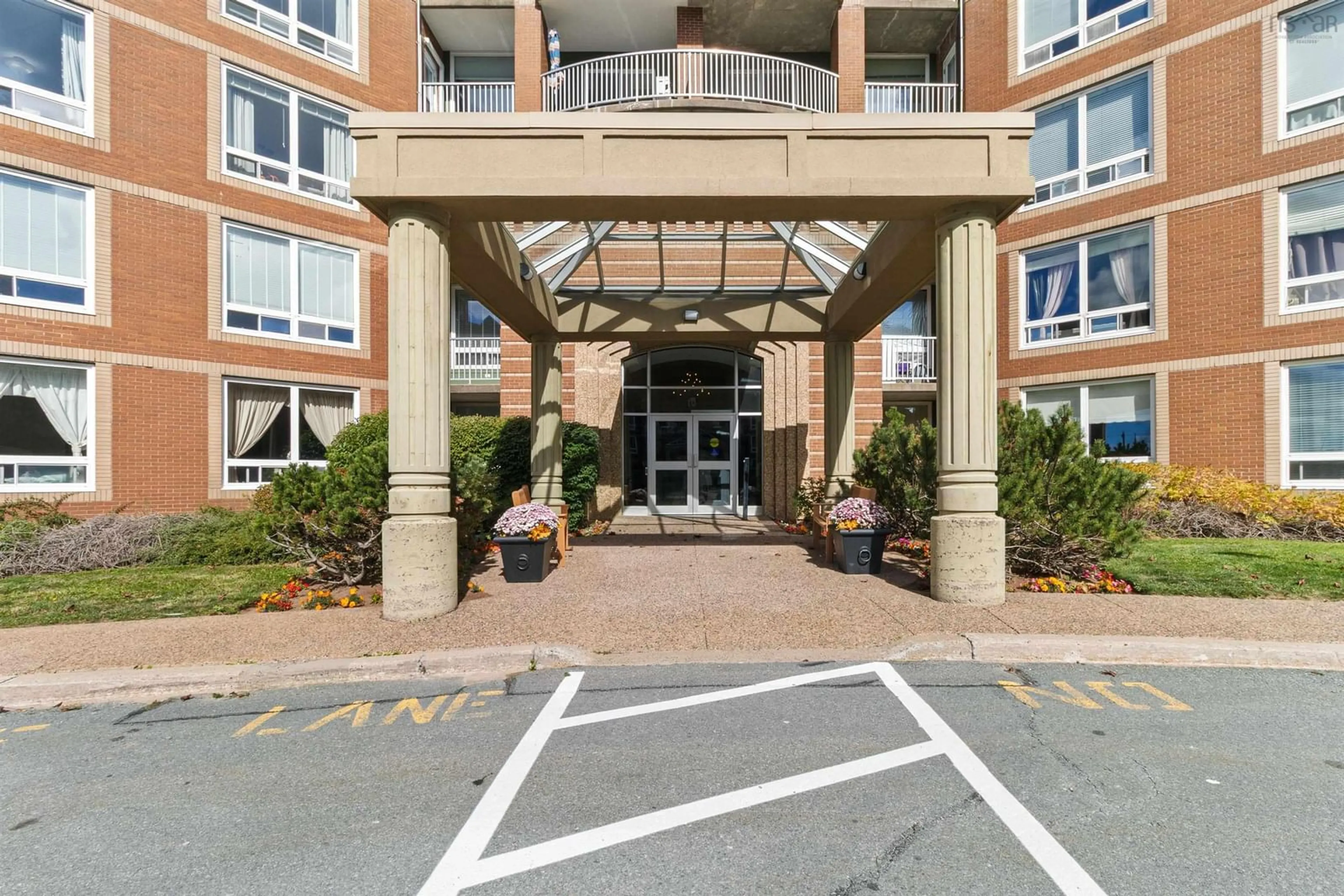 Indoor foyer for 10 Regency Park Dr #307, Halifax Nova Scotia B3S 1P2