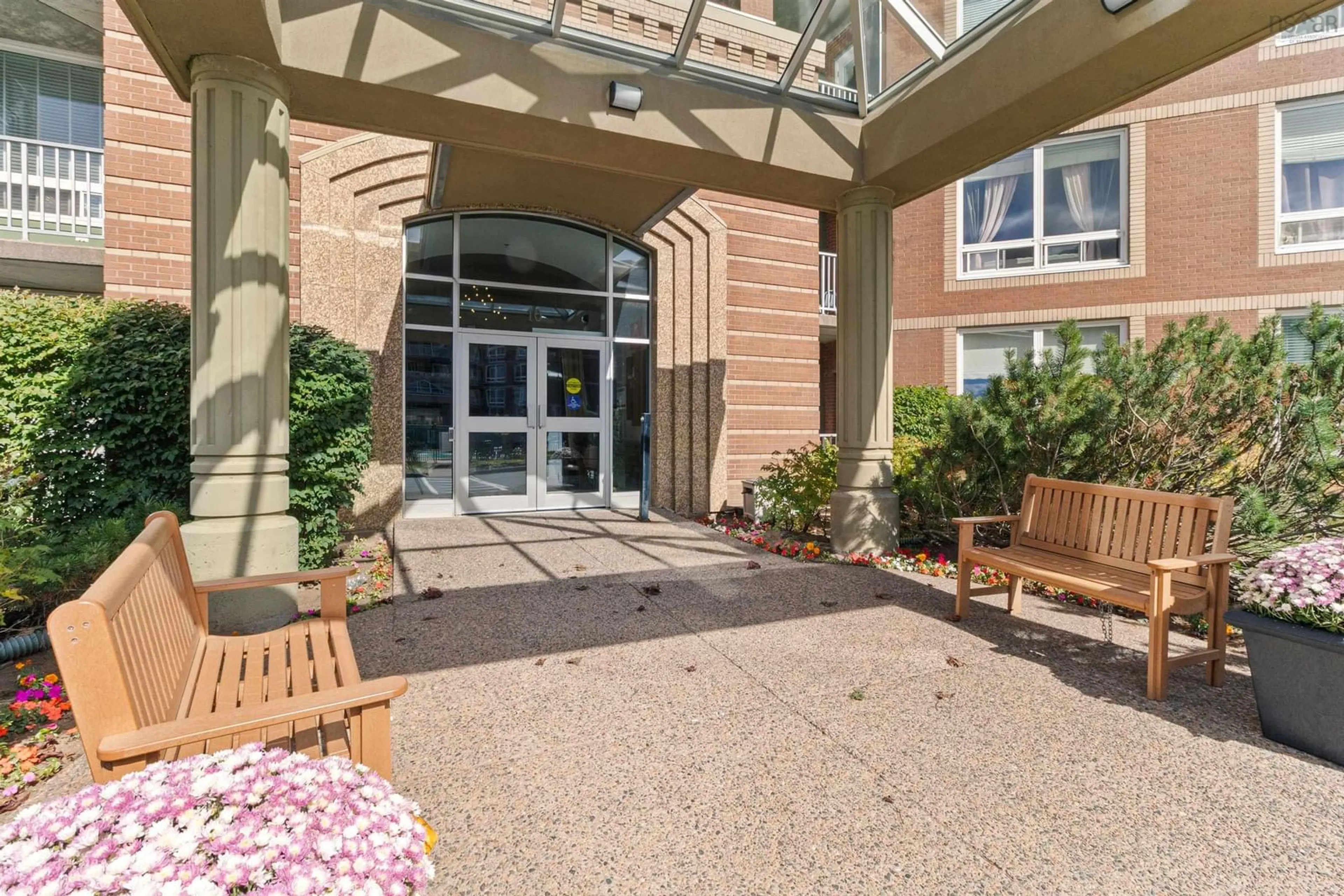 Indoor foyer for 10 Regency Park Dr #307, Halifax Nova Scotia B3S 1P2