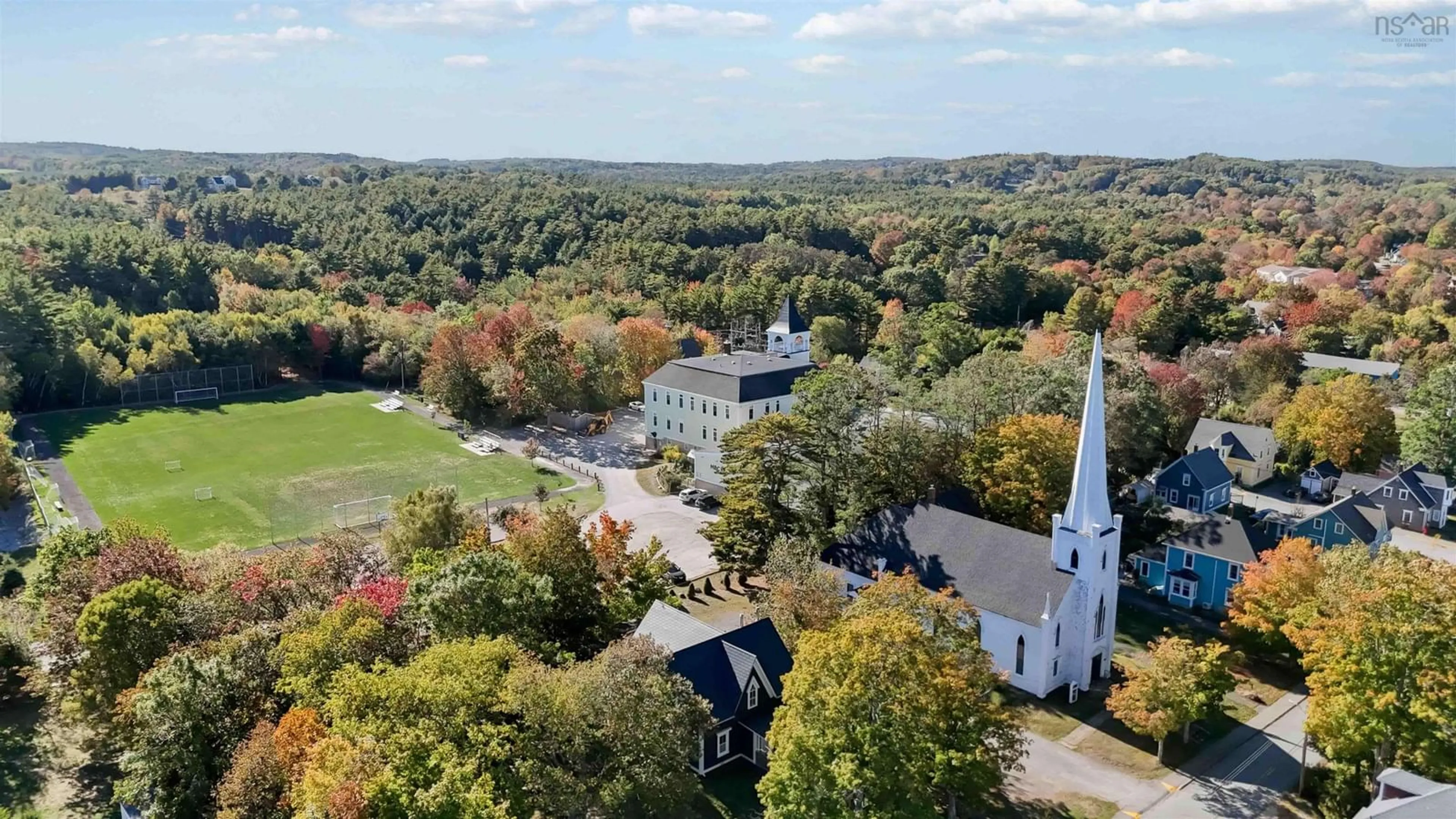 A pic from outside/outdoor area/front of a property/back of a property/a pic from drone, unknown for 64 Maple St, Mahone Bay Nova Scotia B0J 2E0