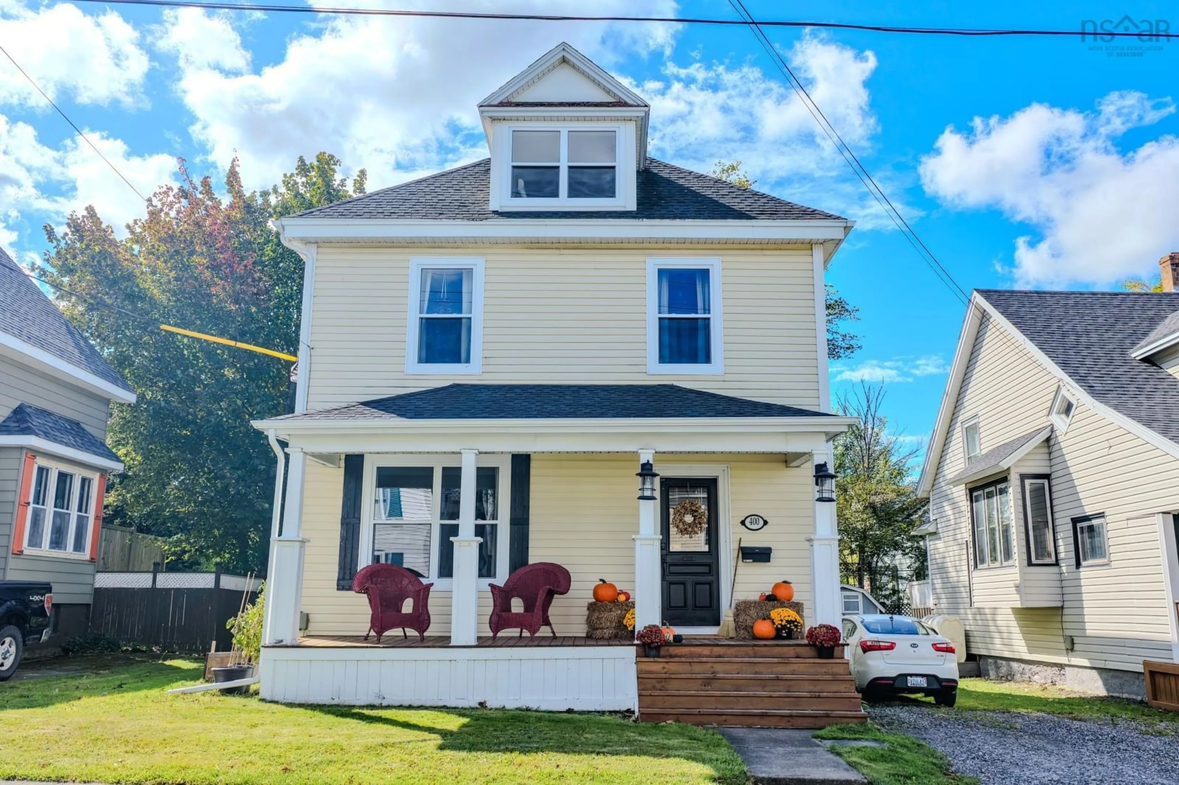Home with vinyl exterior material, street for 400 Bentinck St, Sydney Nova Scotia B1S 2Y6