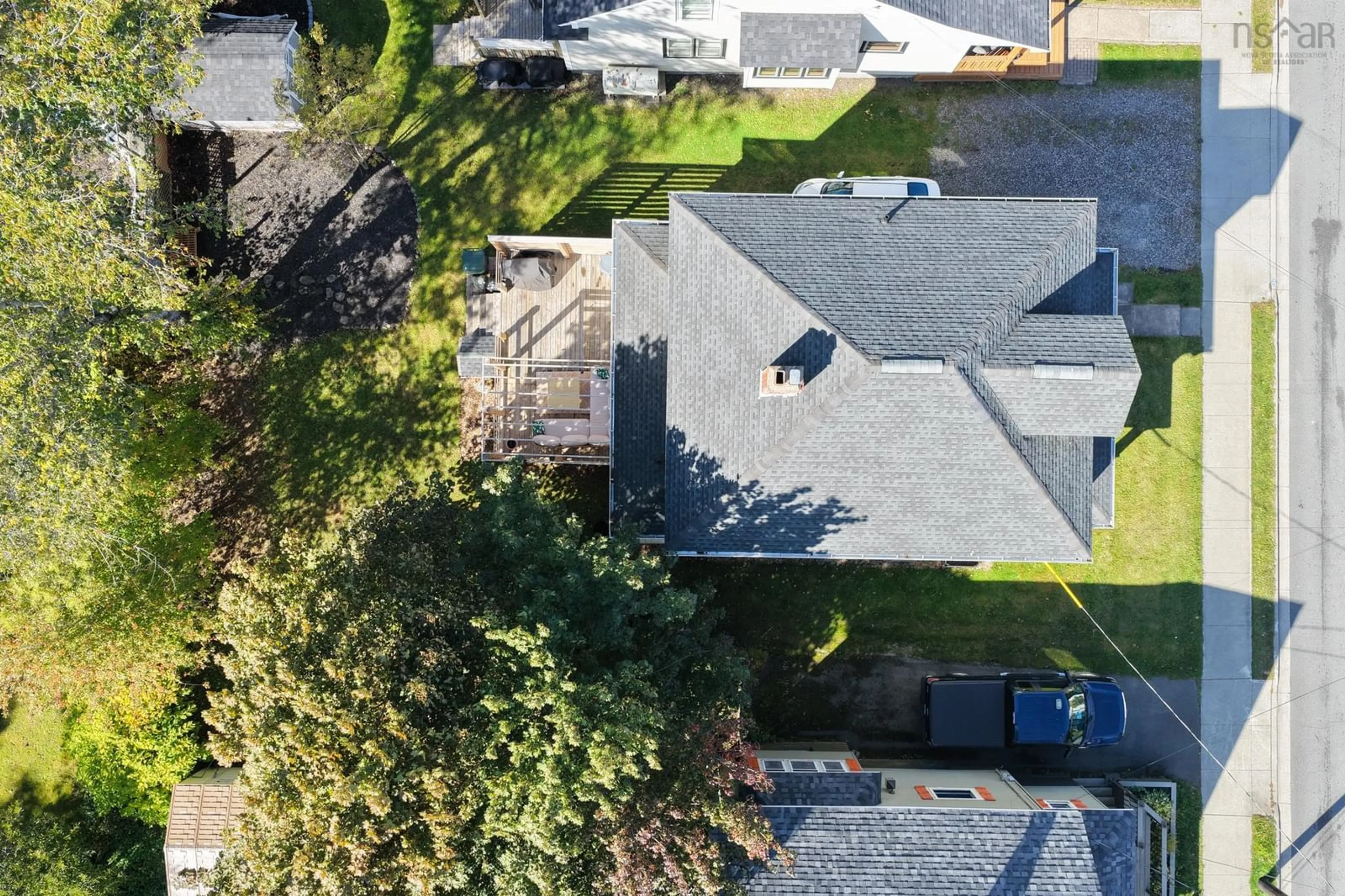 A pic from outside/outdoor area/front of a property/back of a property/a pic from drone, street for 400 Bentinck St, Sydney Nova Scotia B1S 2Y6