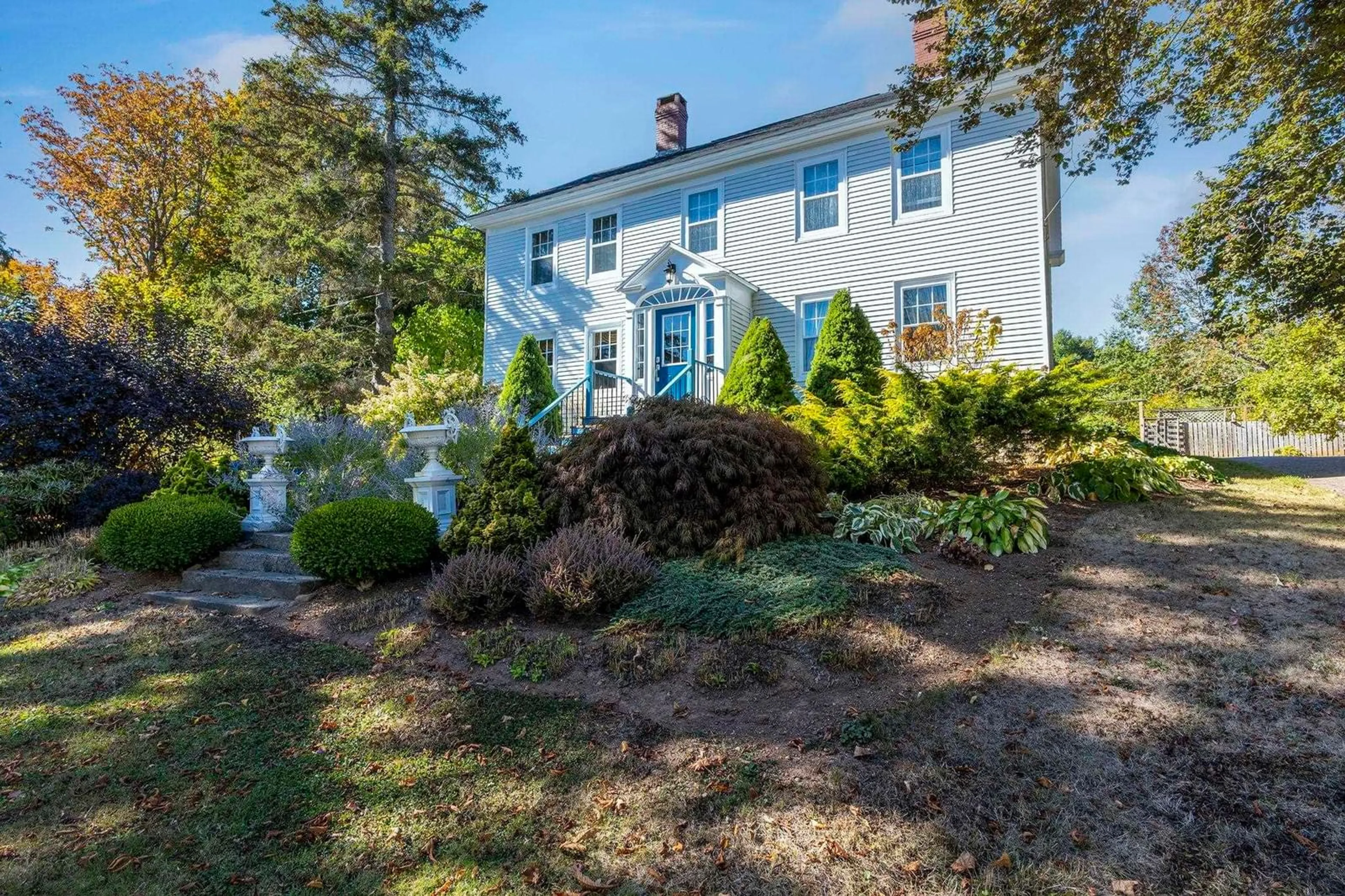 A pic from outside/outdoor area/front of a property/back of a property/a pic from drone, street for 5315 Granville Rd, Granville Ferry Nova Scotia B0S 1A0