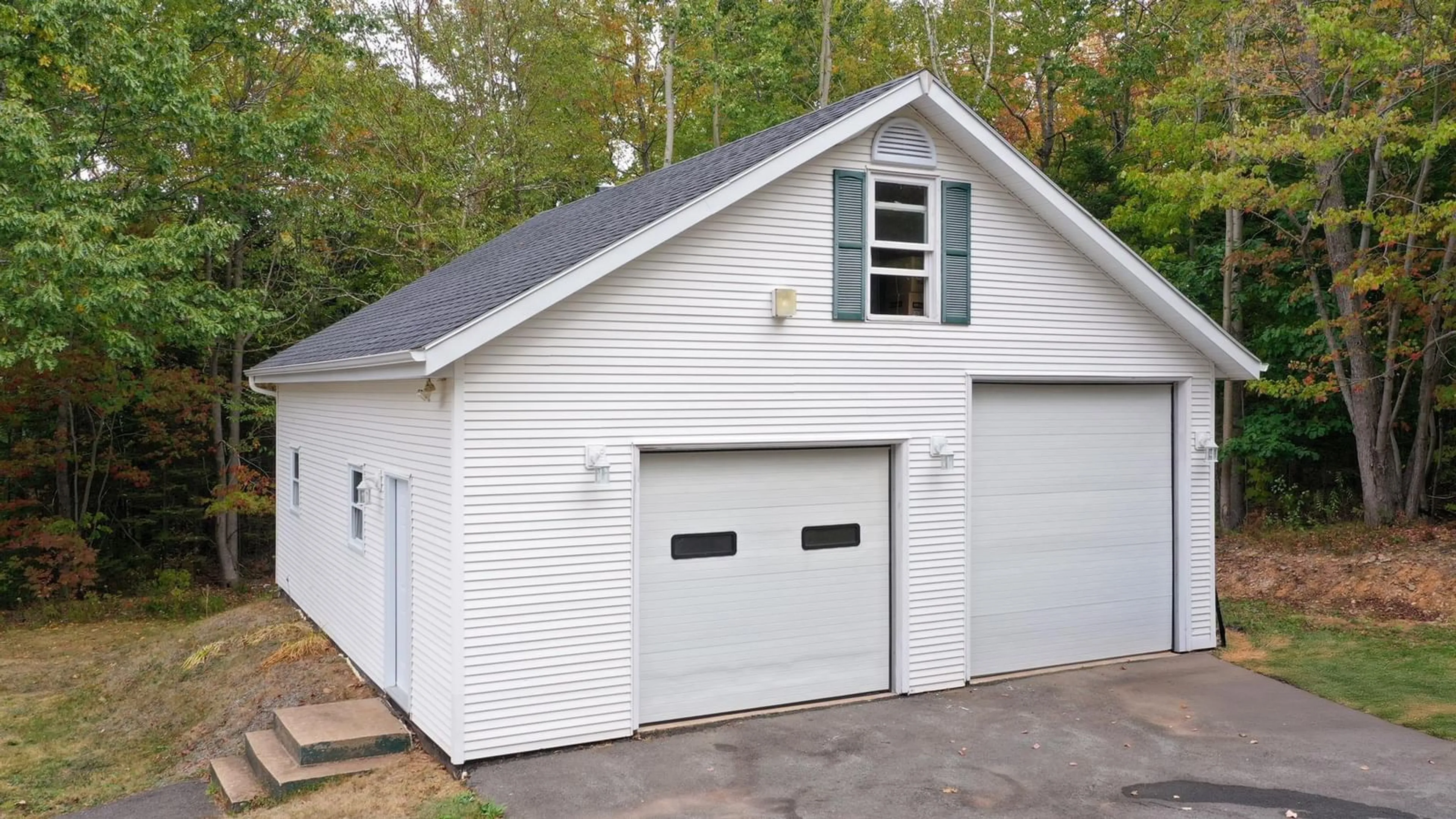 Indoor garage for 87 Lemarchant Dr, Canaan Nova Scotia B4N 4K1