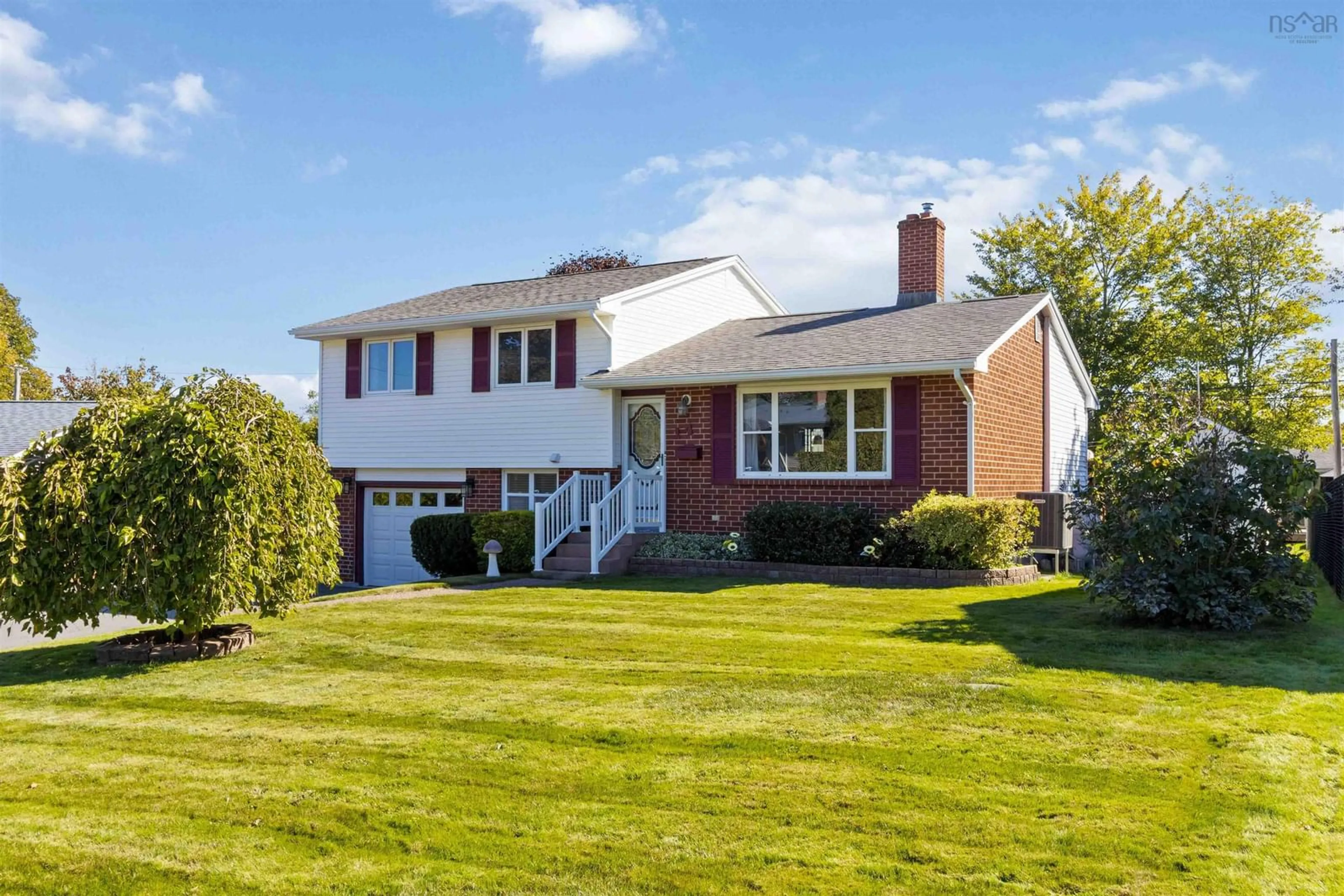 Home with vinyl exterior material, street for 14 Agincourt Cres, Dartmouth Nova Scotia B2V 1J1