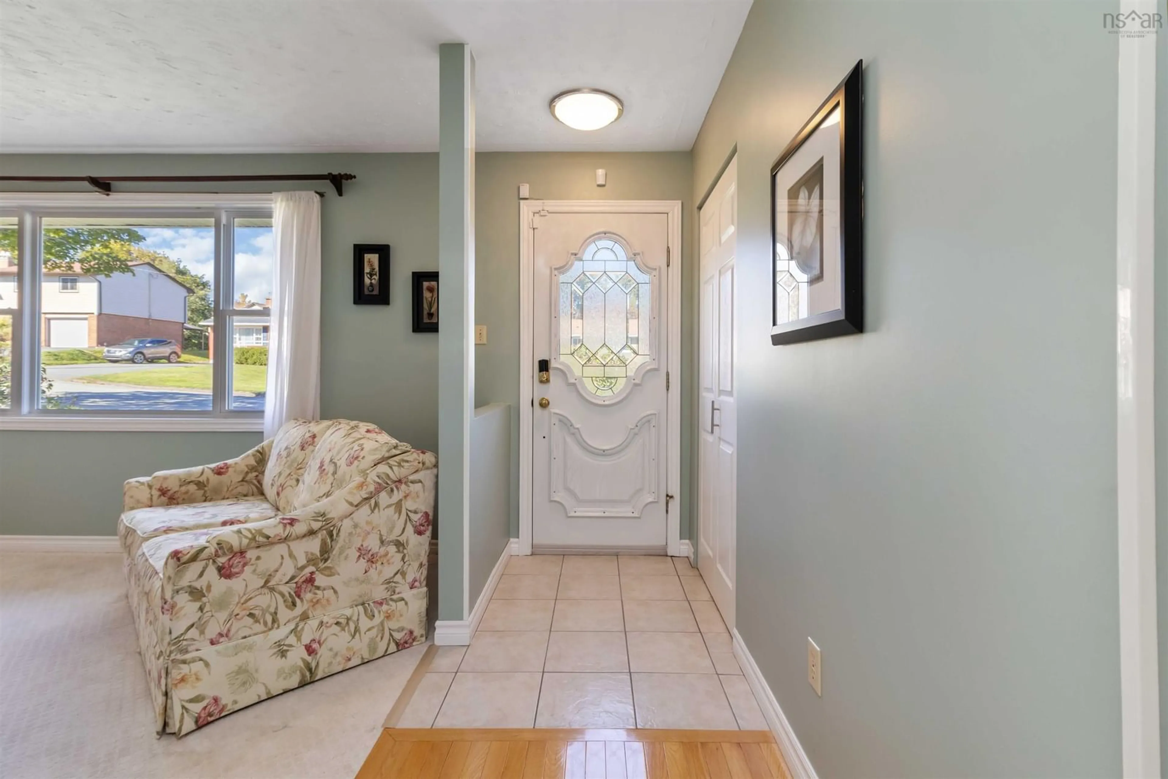 Indoor entryway for 14 Agincourt Cres, Dartmouth Nova Scotia B2V 1J1