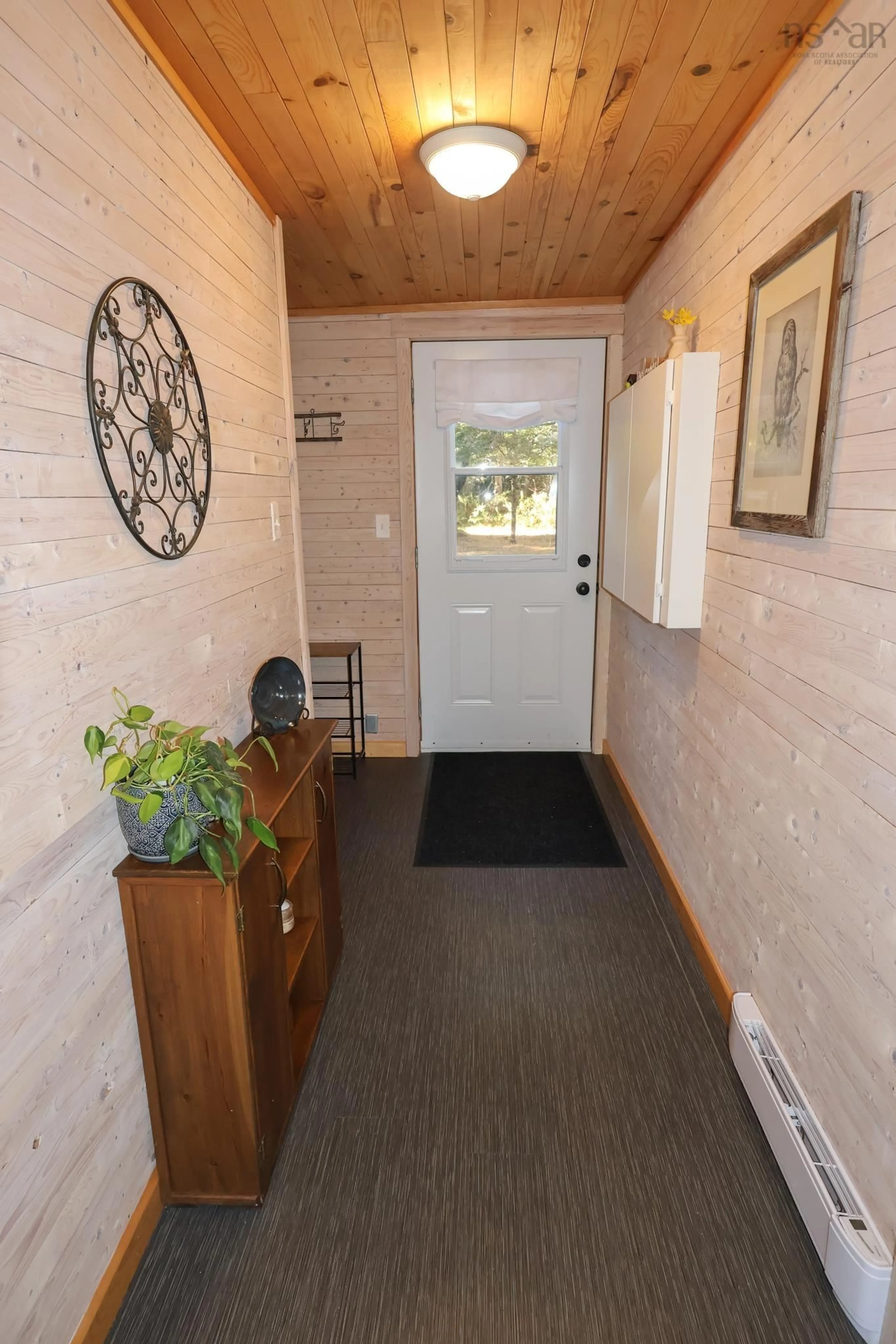 Indoor foyer for 22 Appletree Dr, Windsor Road Nova Scotia B0J 1J0