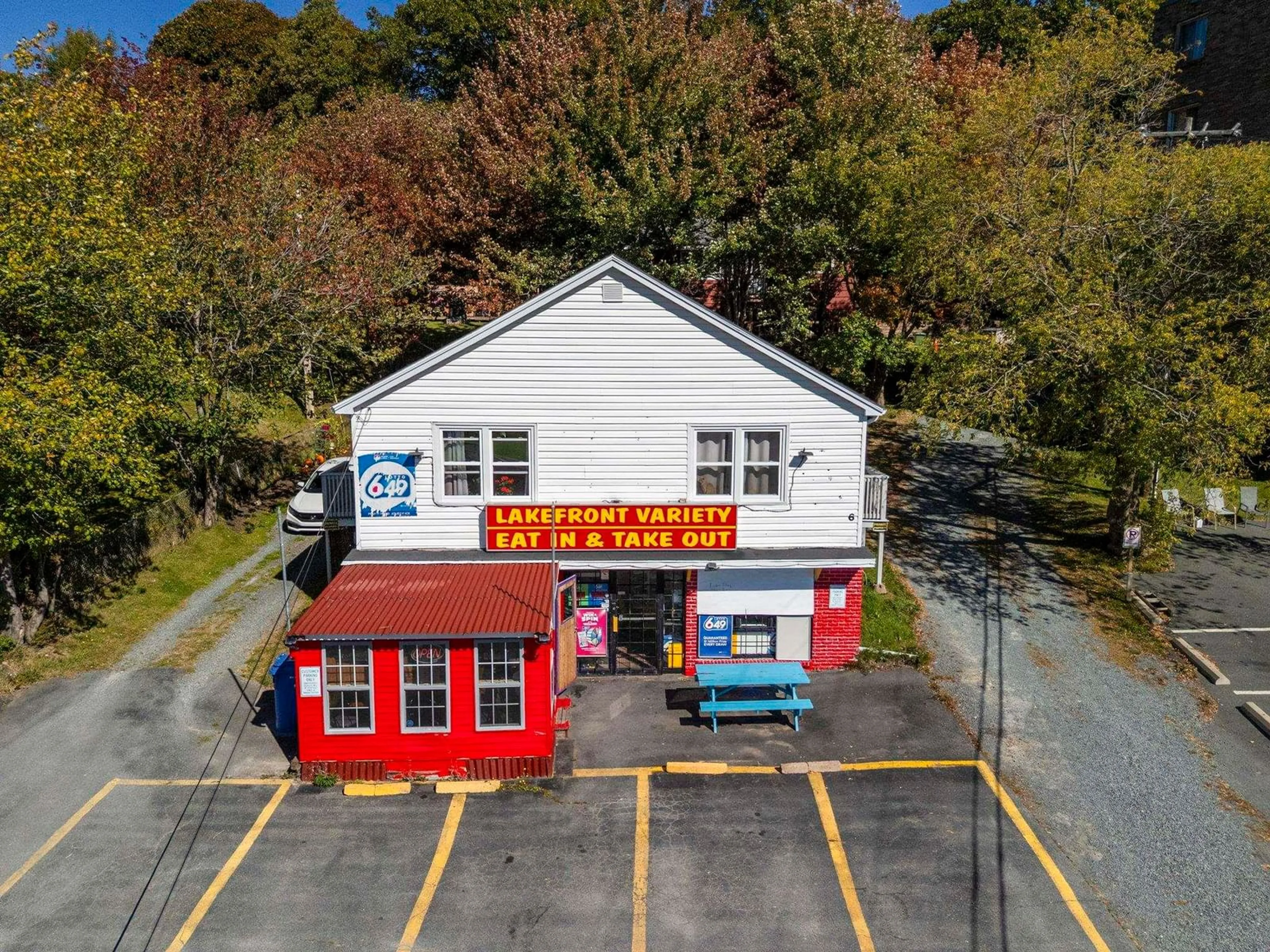 A pic from outside/outdoor area/front of a property/back of a property/a pic from drone, building for 6 Lakefront Rd #16, Dartmouth Nova Scotia B2Y 3C3