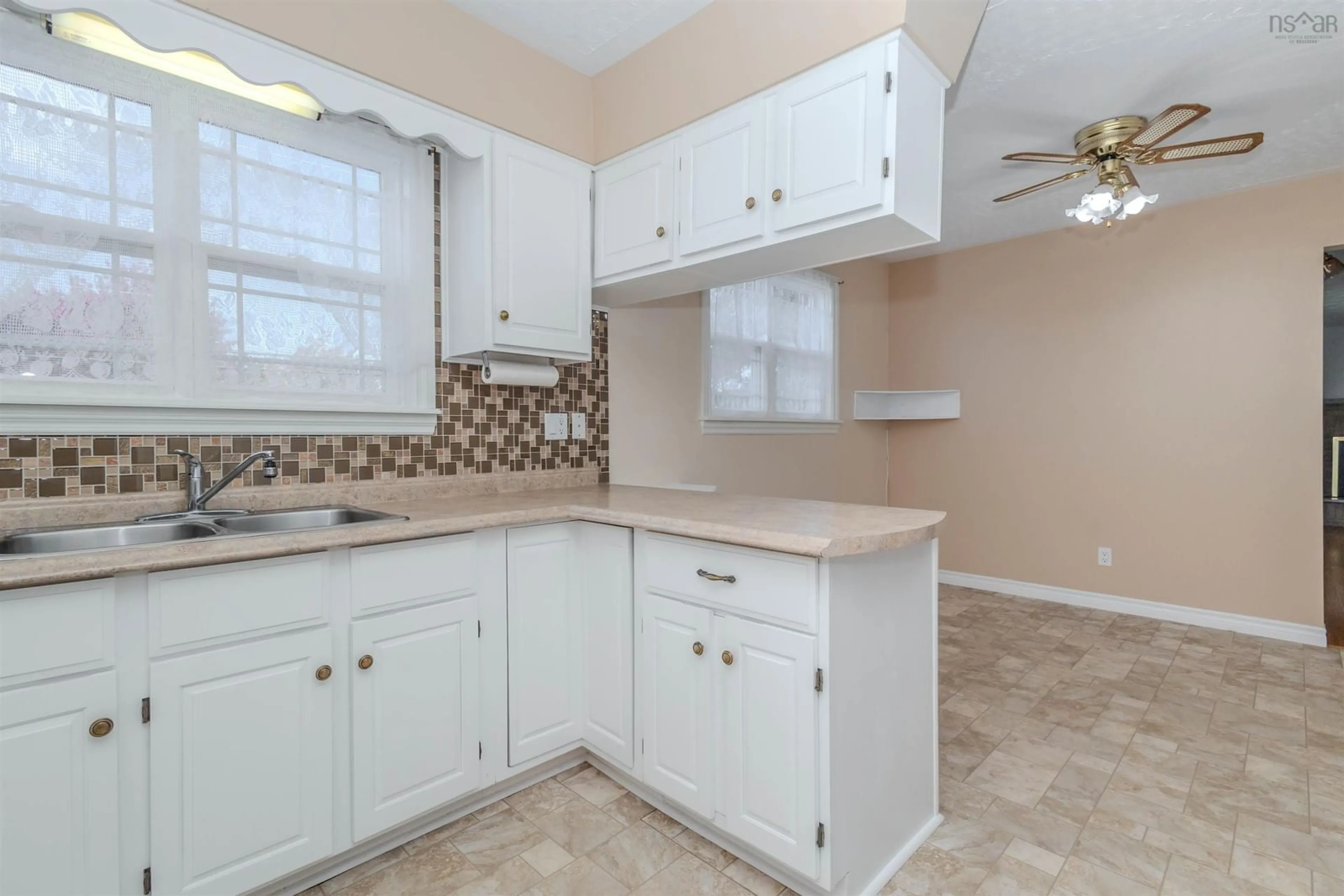 Standard kitchen, ceramic/tile floor for 326 Champlain Ave, Sydney Nova Scotia B1P 2B9