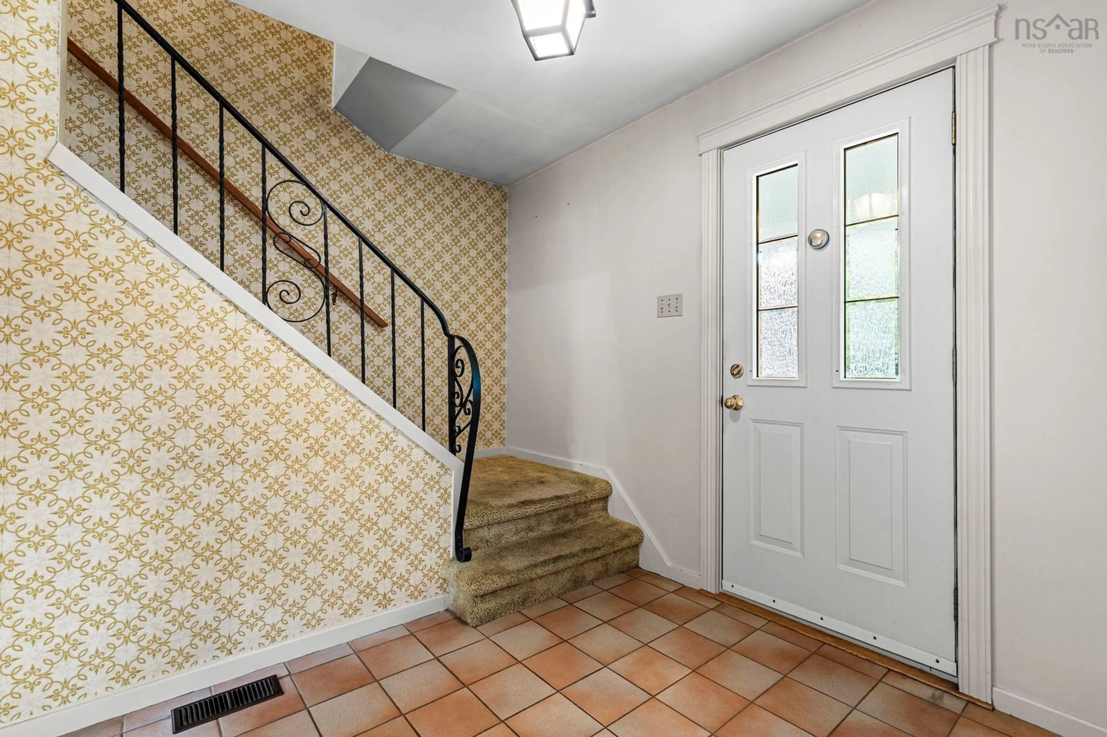 Indoor foyer for 110 Belle Vista Dr, Woodlawn Nova Scotia B2W 2X8