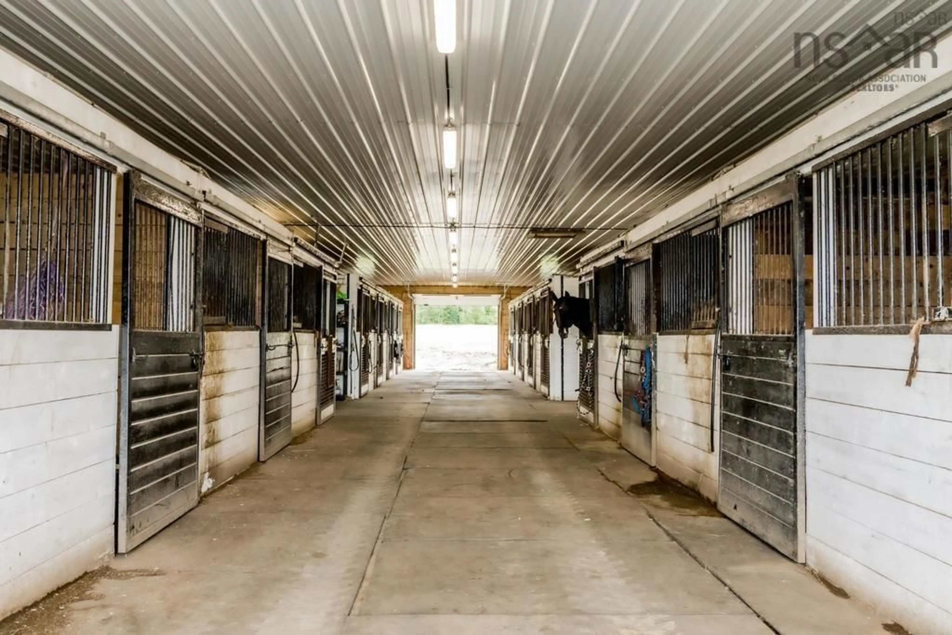 Indoor garage for 663 Cross 3 Rd, Ashdale Nova Scotia B0N 1Z0