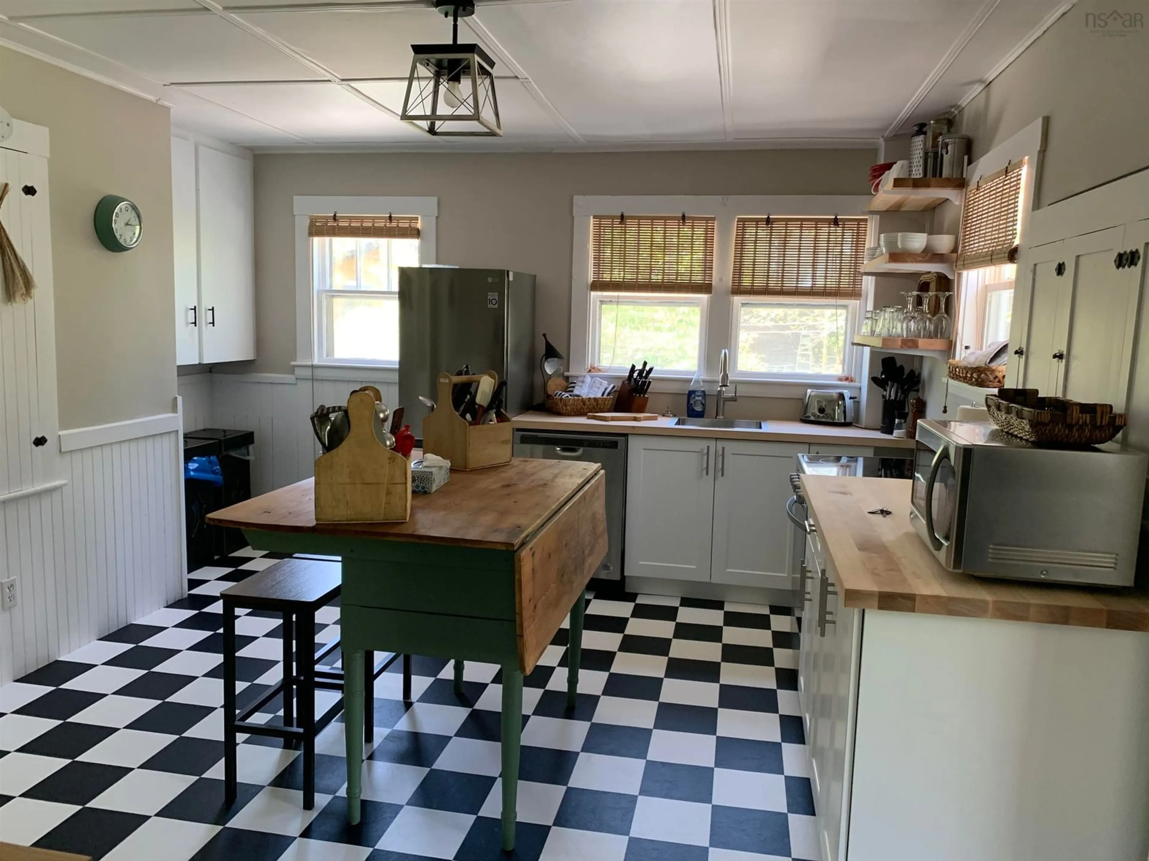 Standard kitchen, ceramic/tile floor for 36 Transvaal St, Shelburne Nova Scotia B0T 1W0