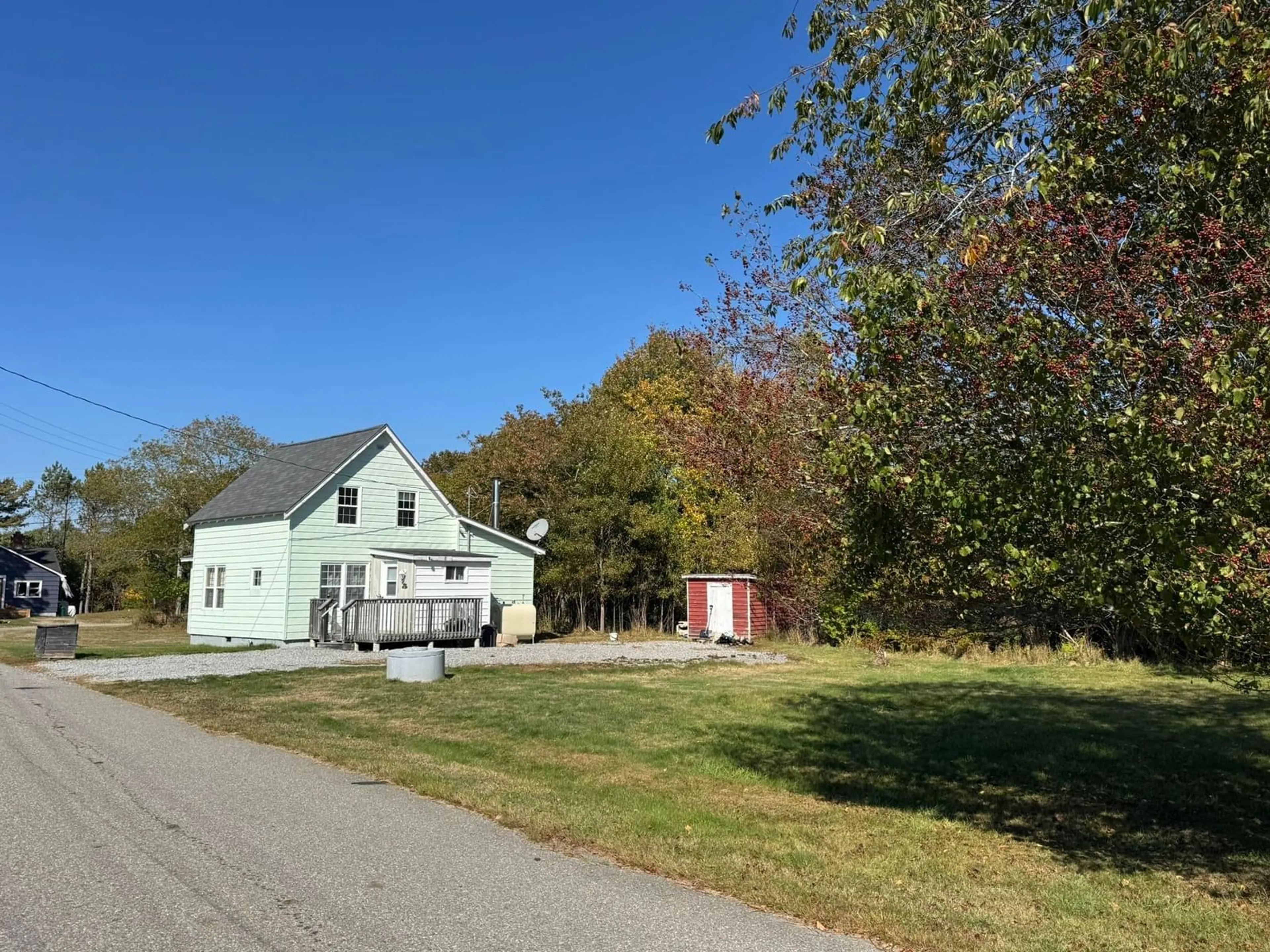 A pic from outside/outdoor area/front of a property/back of a property/a pic from drone, street for 59 Transvaal St, Shelburne Nova Scotia B0T 1W0