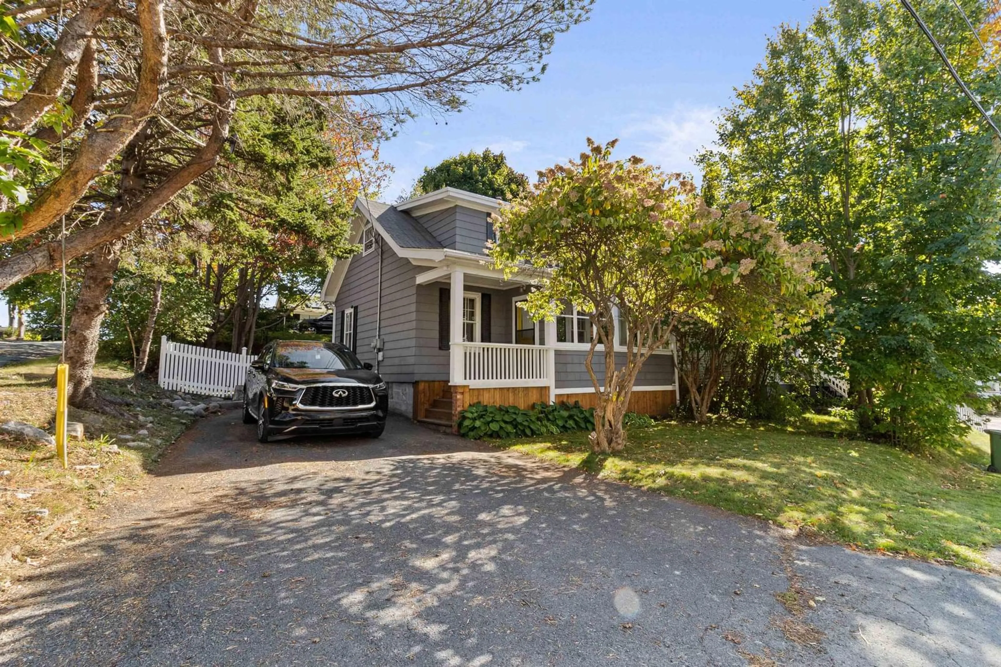 A pic from outside/outdoor area/front of a property/back of a property/a pic from drone, street for 17 Balcomes Dr, Halifax Nova Scotia B3N 1H9