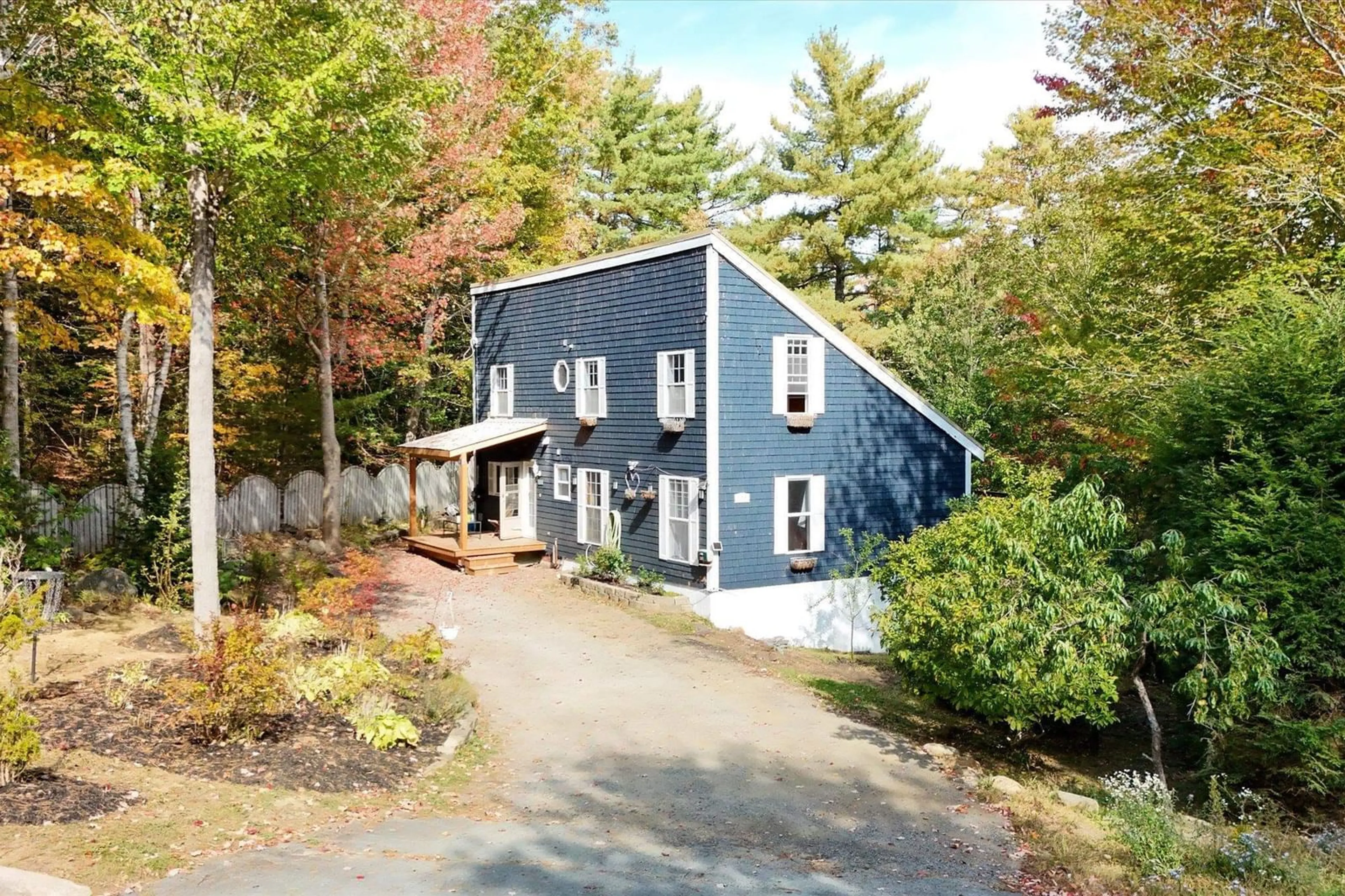 A pic from outside/outdoor area/front of a property/back of a property/a pic from drone, street for 115 Parkdale Ave, Bridgewater Nova Scotia B4V 1L8