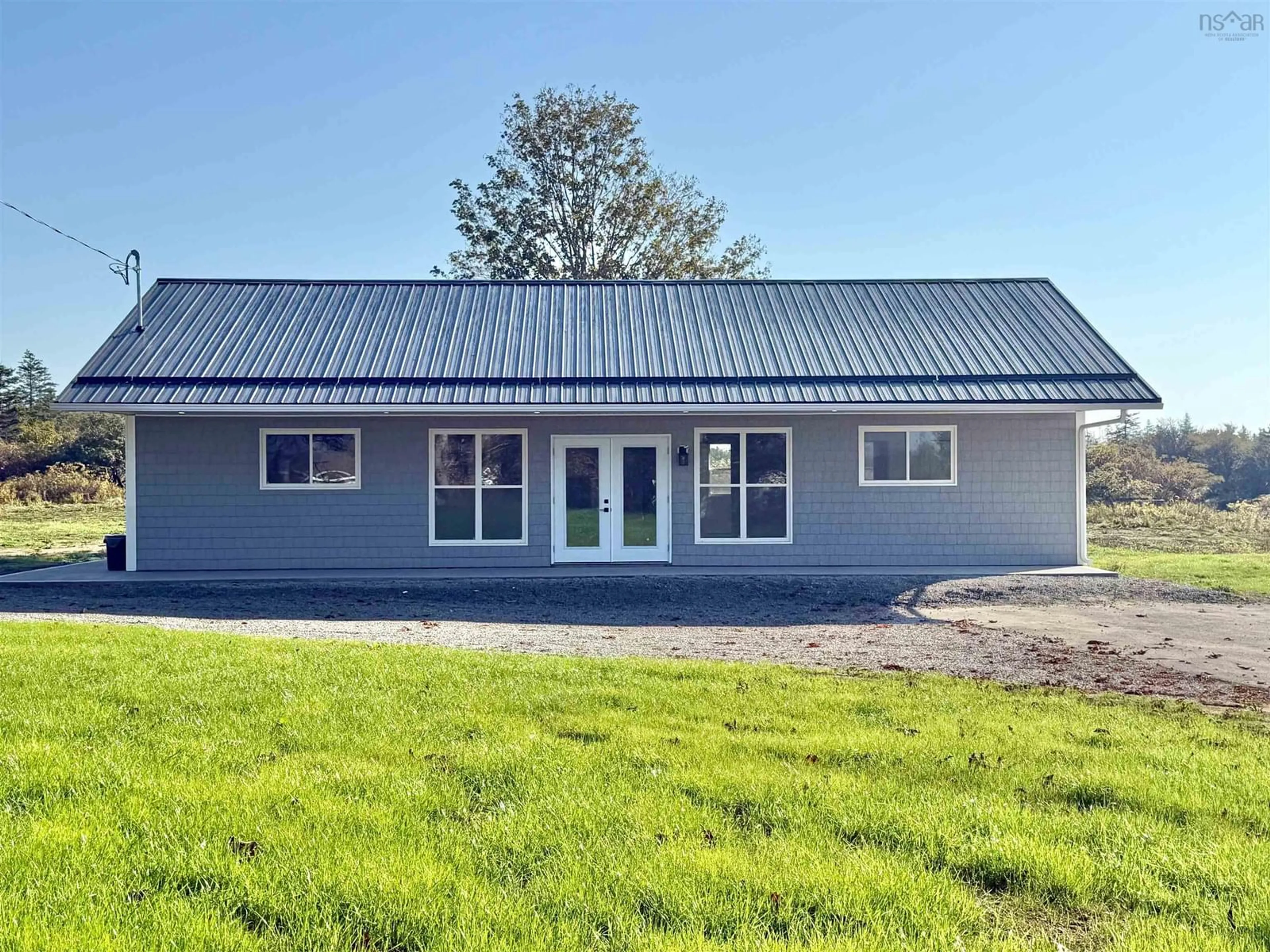 Home with vinyl exterior material, building for 1280 1 Hwy, Wellington Nova Scotia B5A 5A5