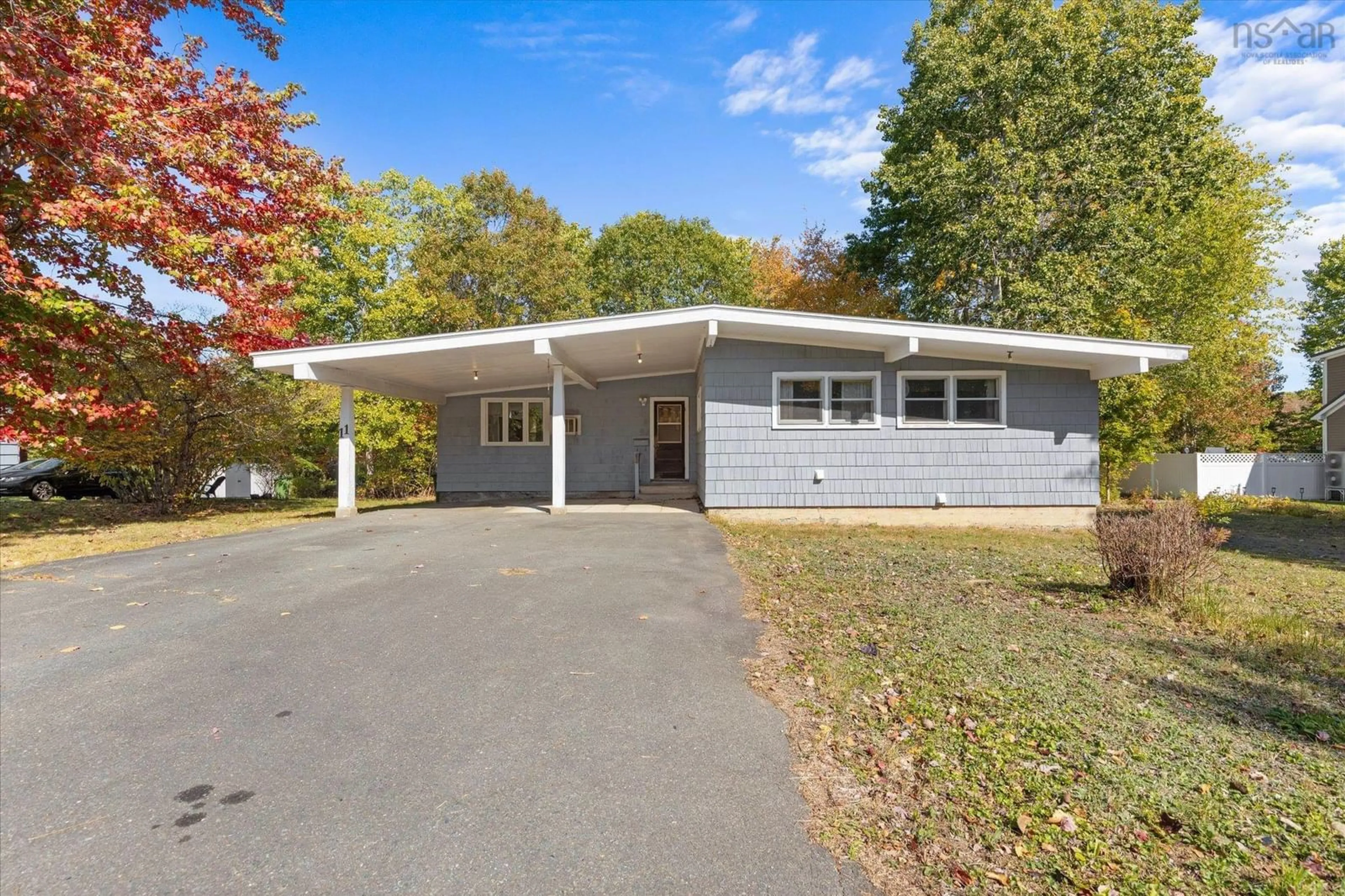 Home with vinyl exterior material, street for 11 Medway St, Bridgewater Nova Scotia B4V 1J8
