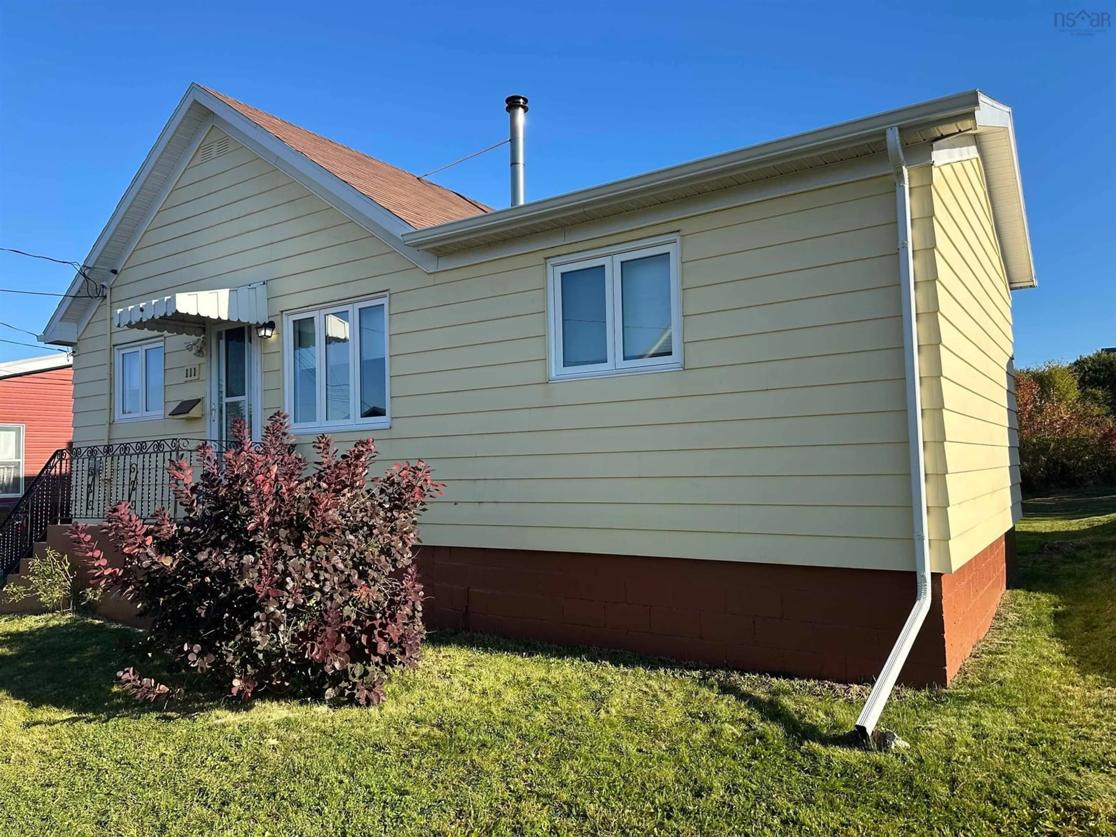 Home with vinyl exterior material, building for 111 Lake Rd, Glace Bay Nova Scotia B1A 2G8