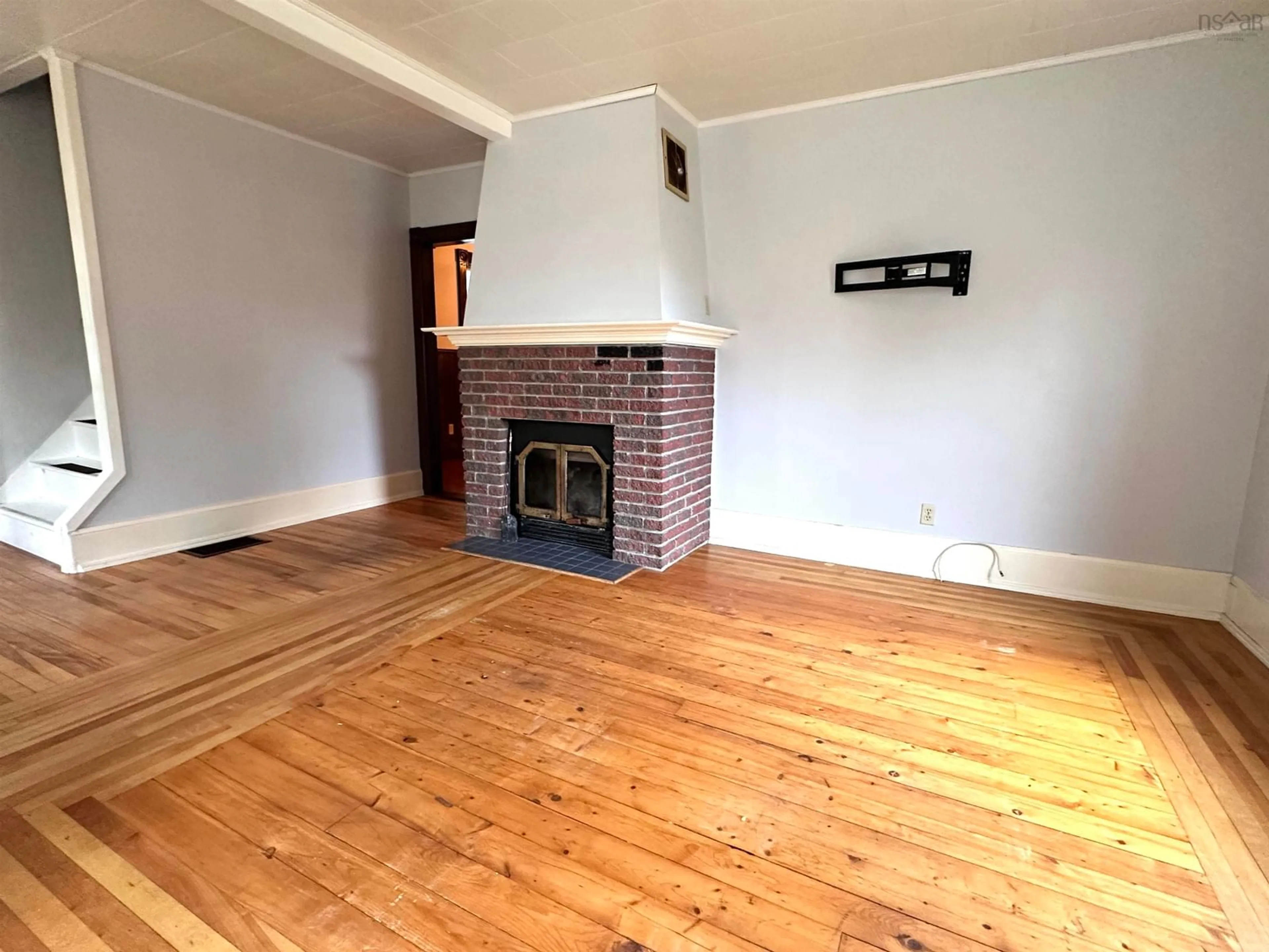 A pic of a room for 195 York St, Bridgewater Nova Scotia B4V 1R4
