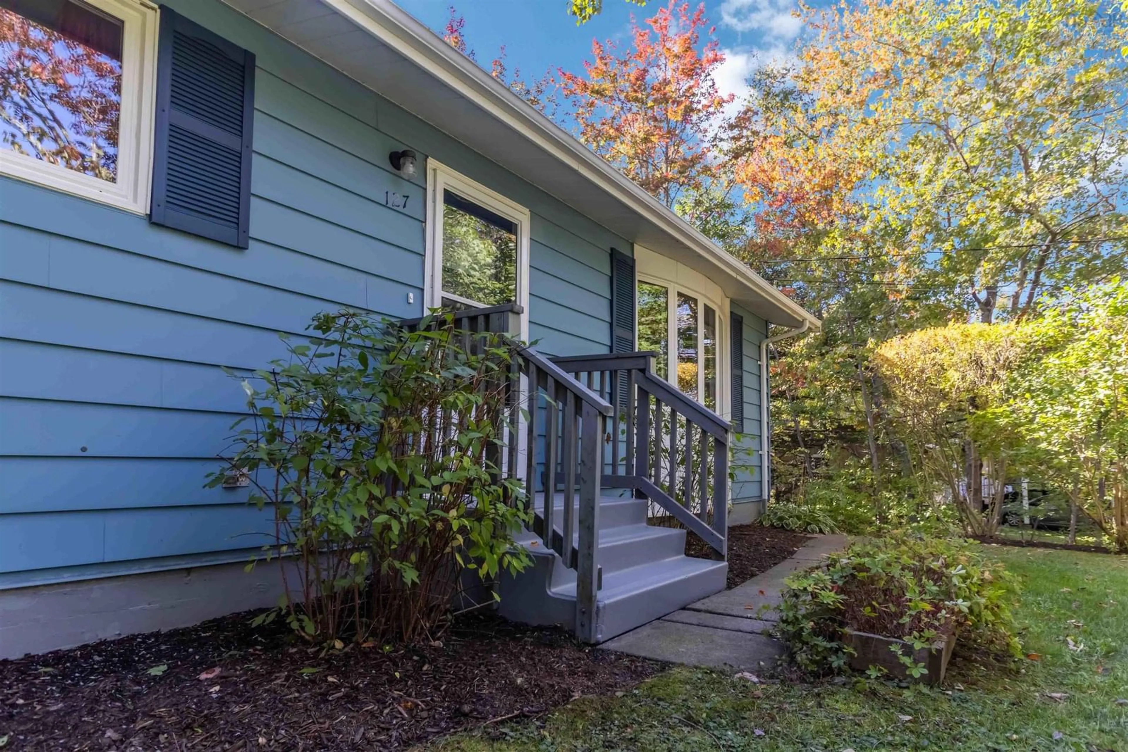 Home with vinyl exterior material, street for 127 White Birch Dr, Upper Tantallon Nova Scotia B3Z 1C8