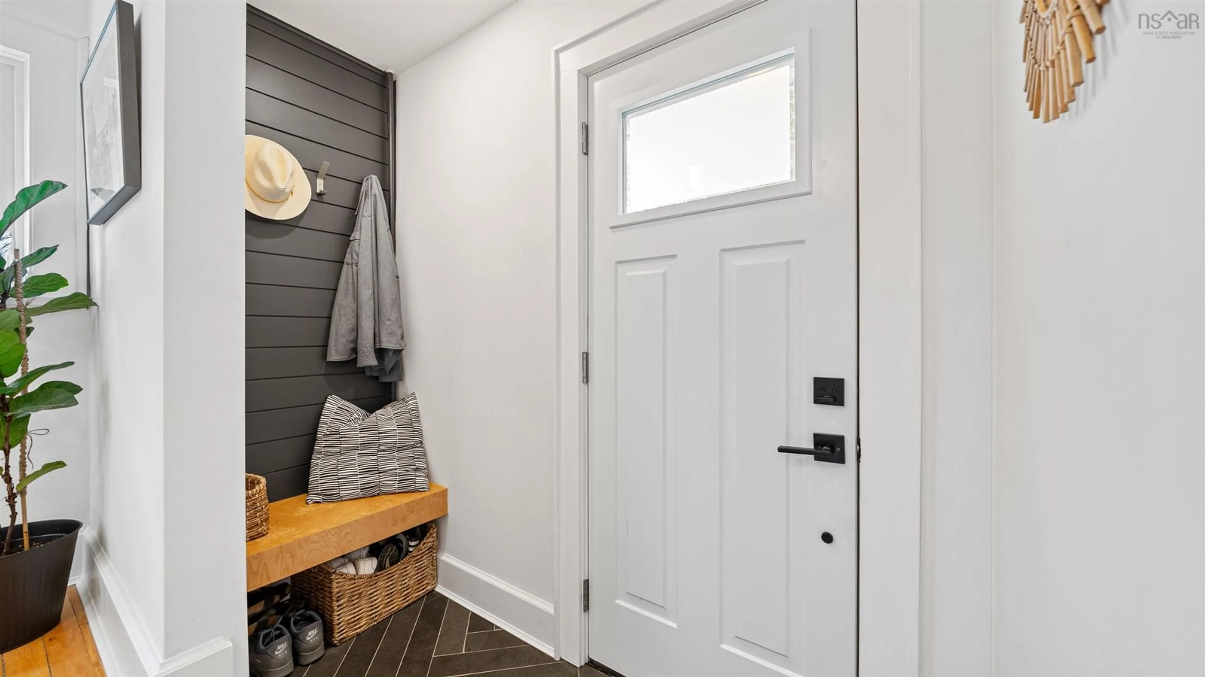 Indoor entryway for 5879 Cabot St, Halifax Nova Scotia B3K 2K2