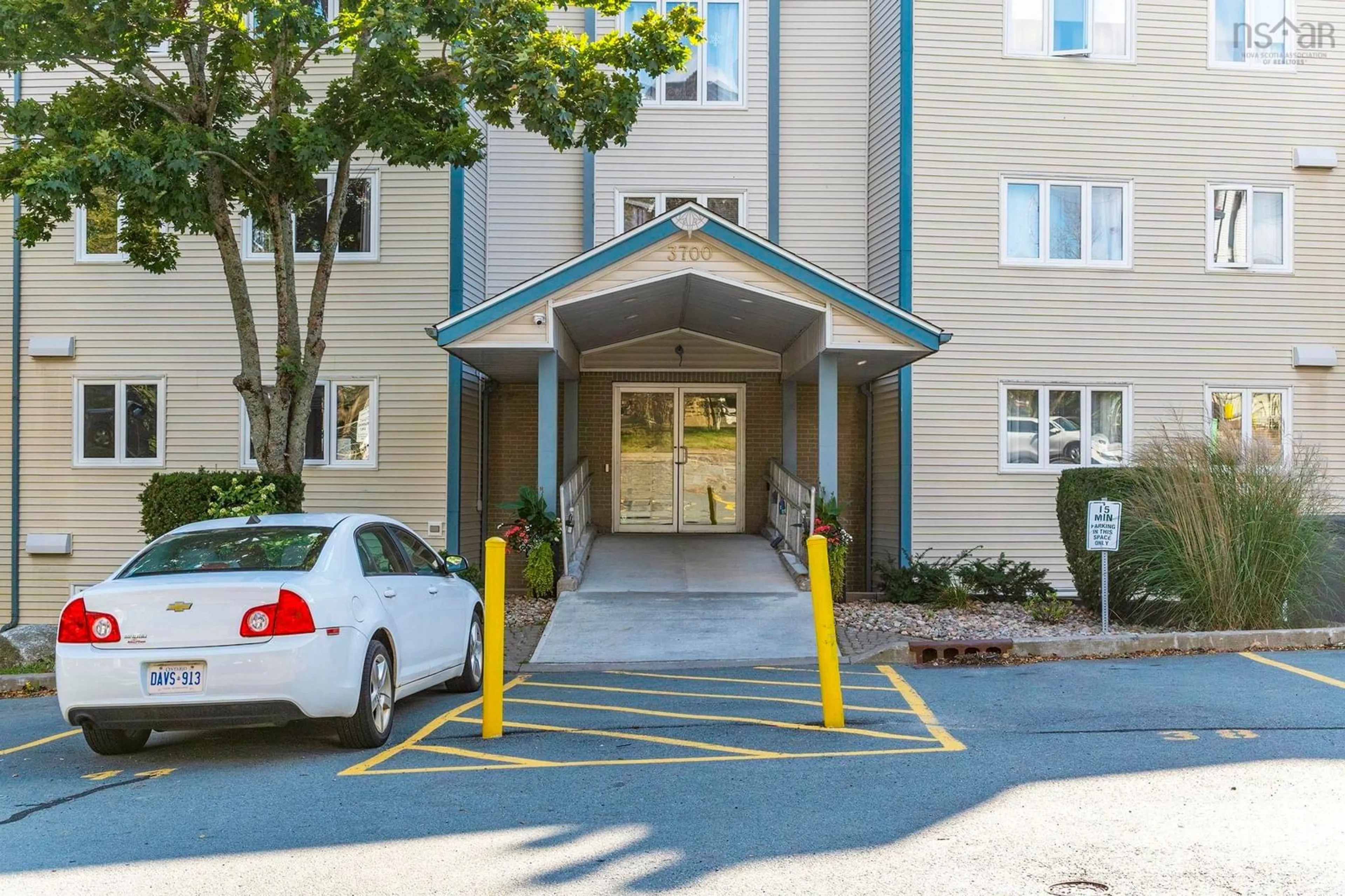 Indoor foyer for 3700 John Parr #219, Halifax Nova Scotia B3K 5V4