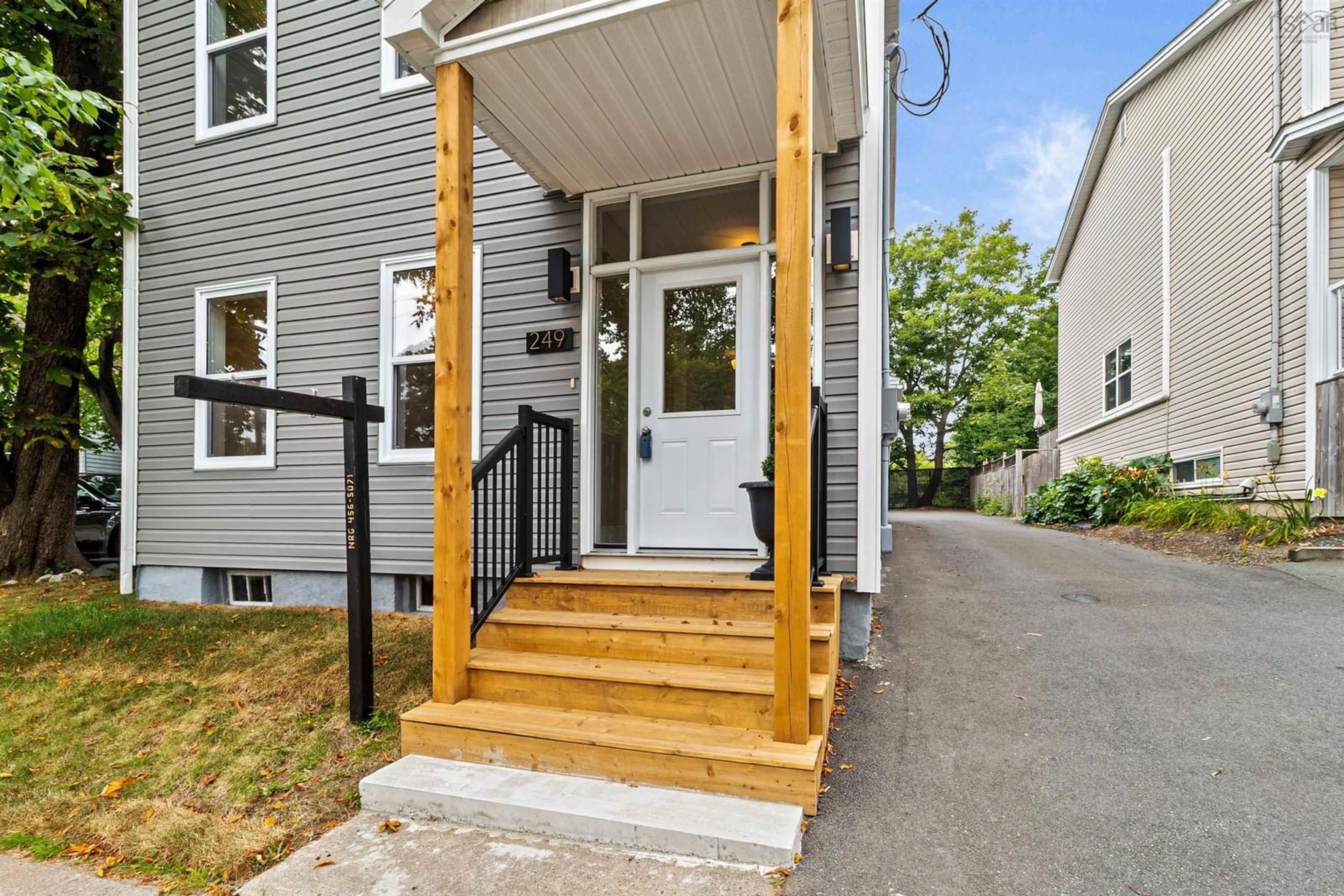 Unknown for 249 Portland St, Dartmouth Nova Scotia B2Y 1J8