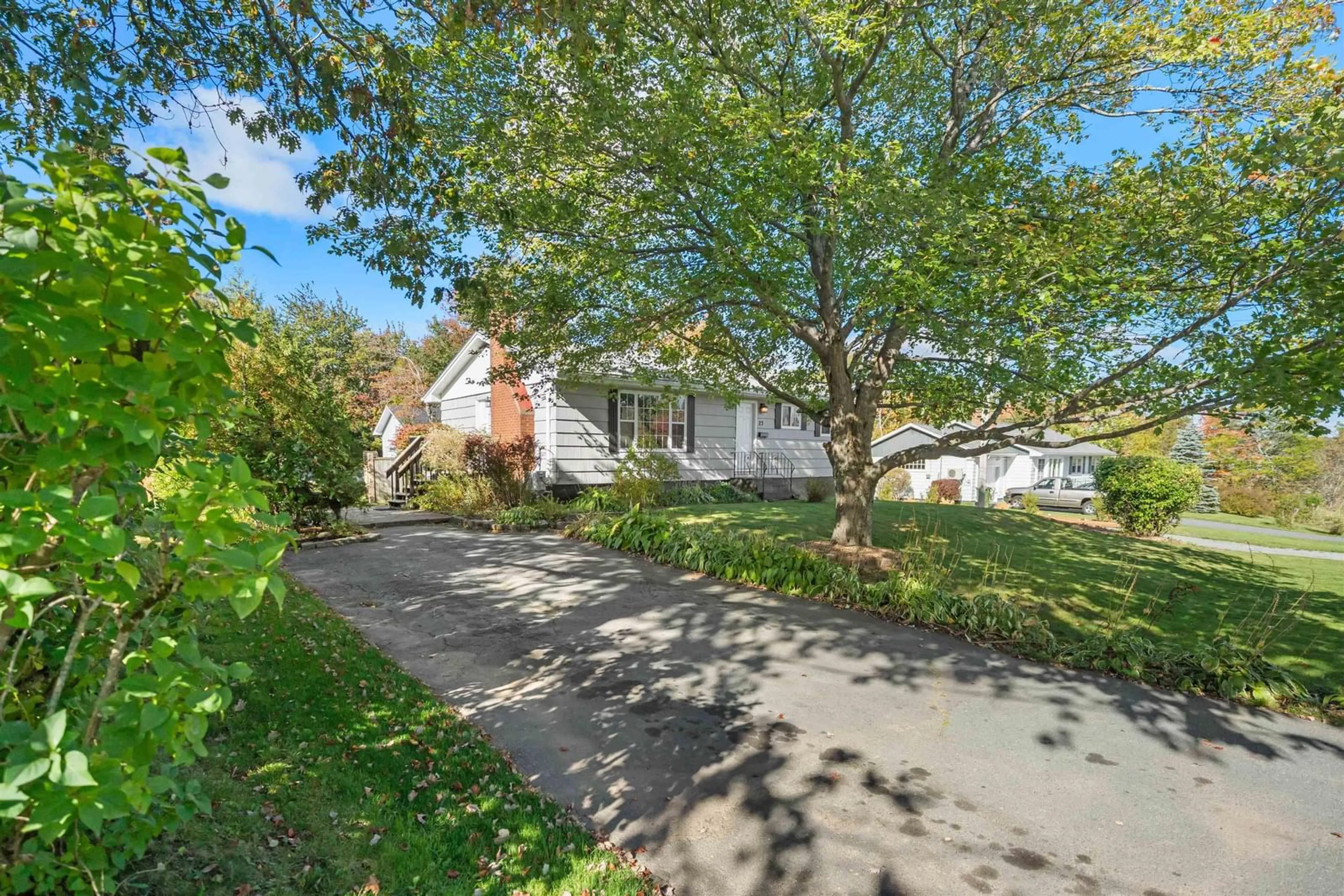 A pic from outside/outdoor area/front of a property/back of a property/a pic from drone, street for 23 Odell Dr, Dartmouth Nova Scotia B2W 3T3