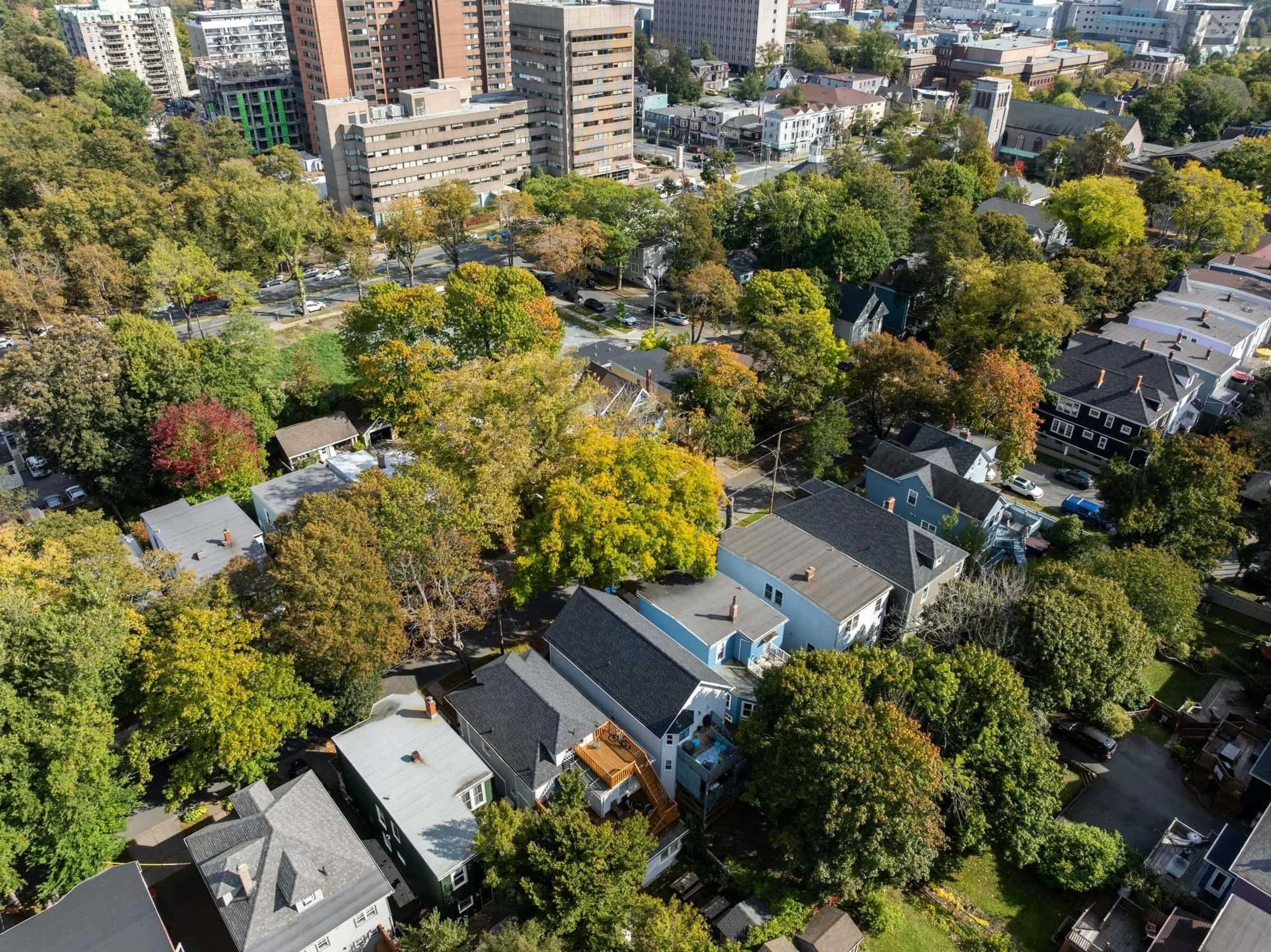 A pic from outside/outdoor area/front of a property/back of a property/a pic from drone, city buildings view from balcony for 1620 Edward St, Halifax Nova Scotia B3H 3J1