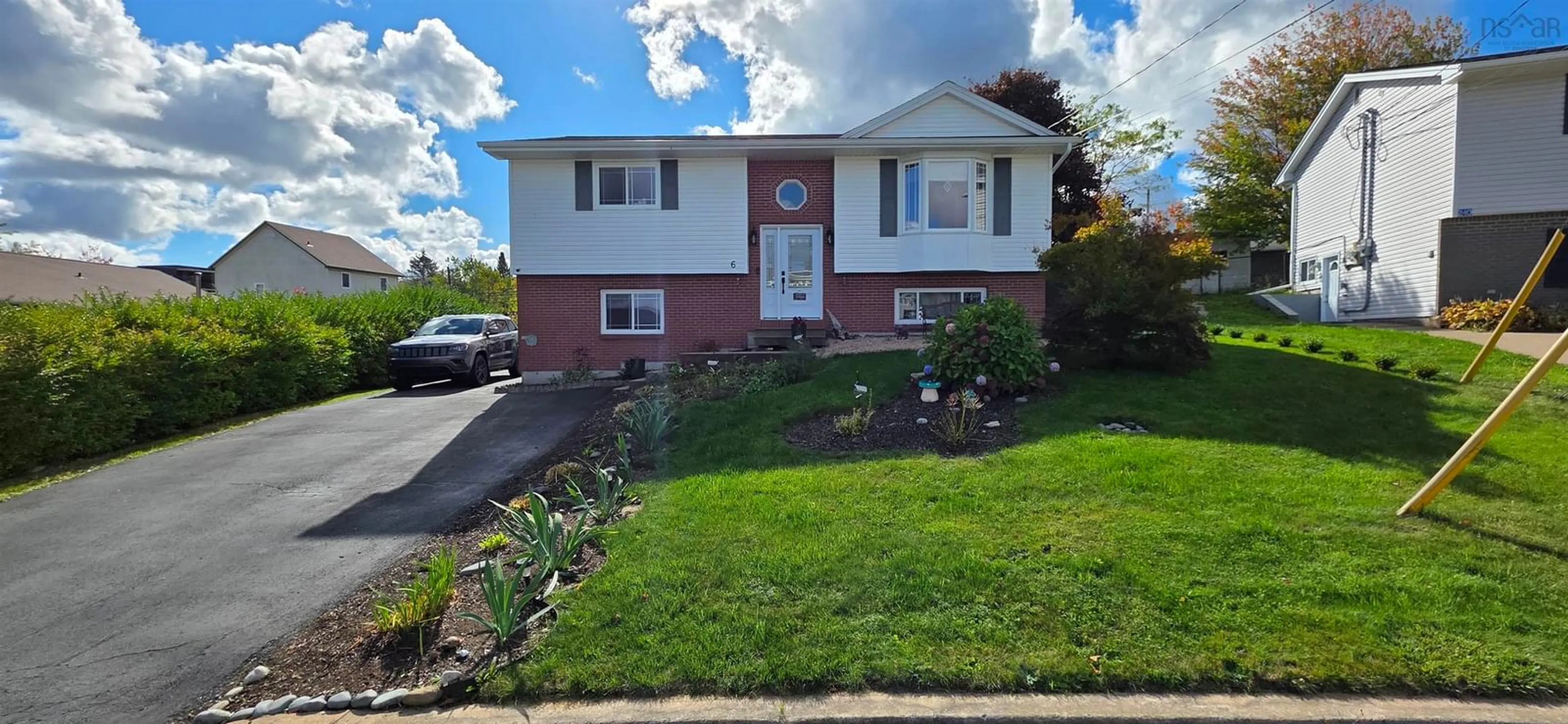 Unknown for 6 Barque Crt, Millwood Nova Scotia B4E 2T6