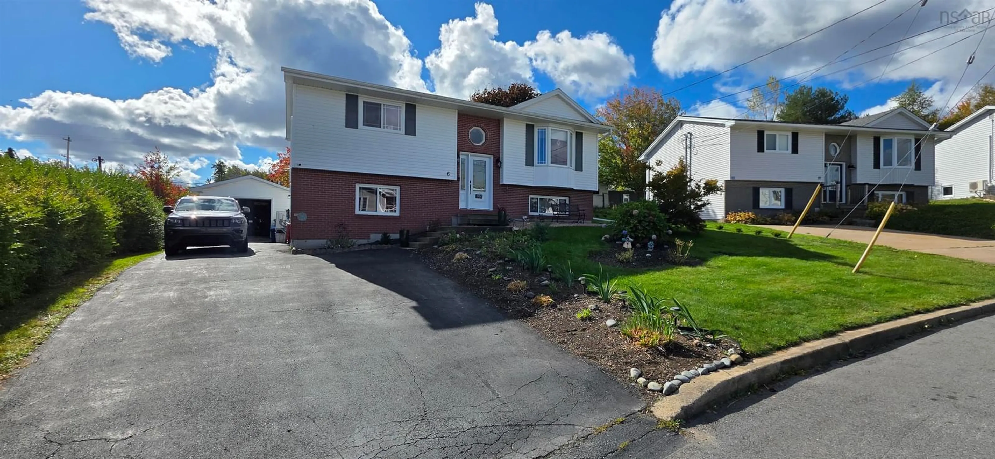 Home with vinyl exterior material, street for 6 Barque Crt, Millwood Nova Scotia B4E 2T6