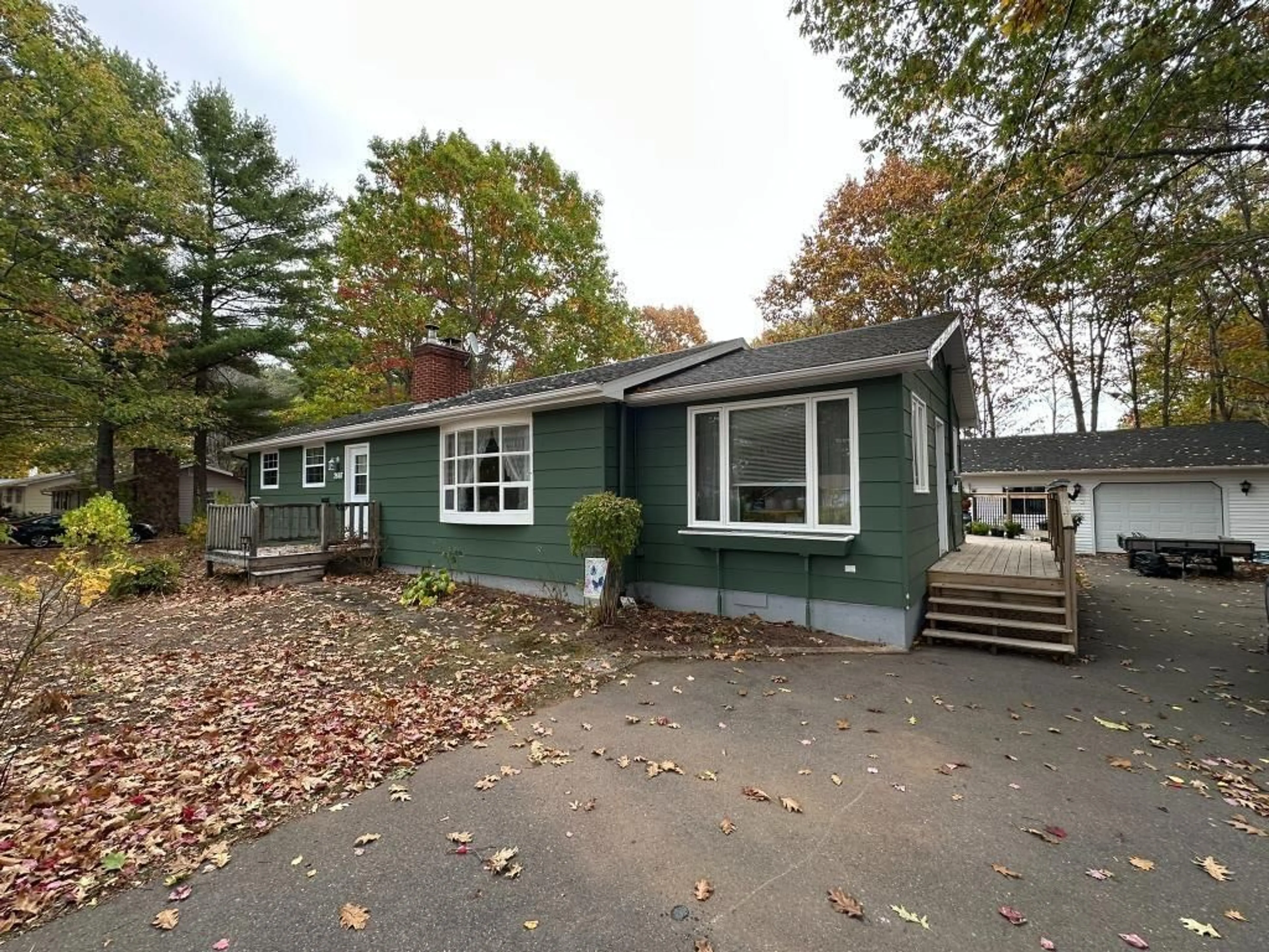 Home with vinyl exterior material, street for 2807 Pinecrest Dr, Coldbrook Nova Scotia B4R 1B3
