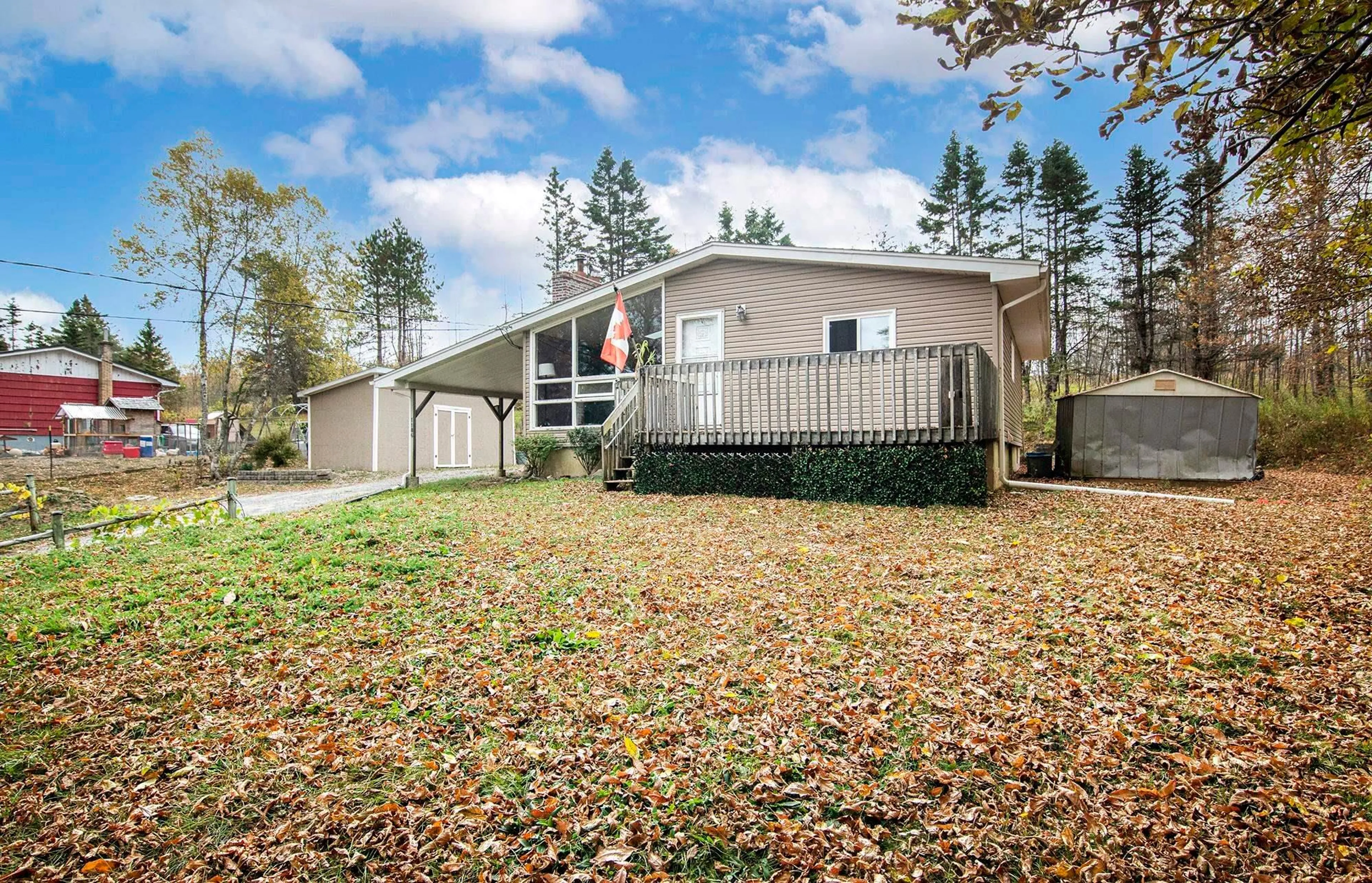 Home with vinyl exterior material, unknown for 1186 Highway 1, Lakelands Nova Scotia B0N 1Z0