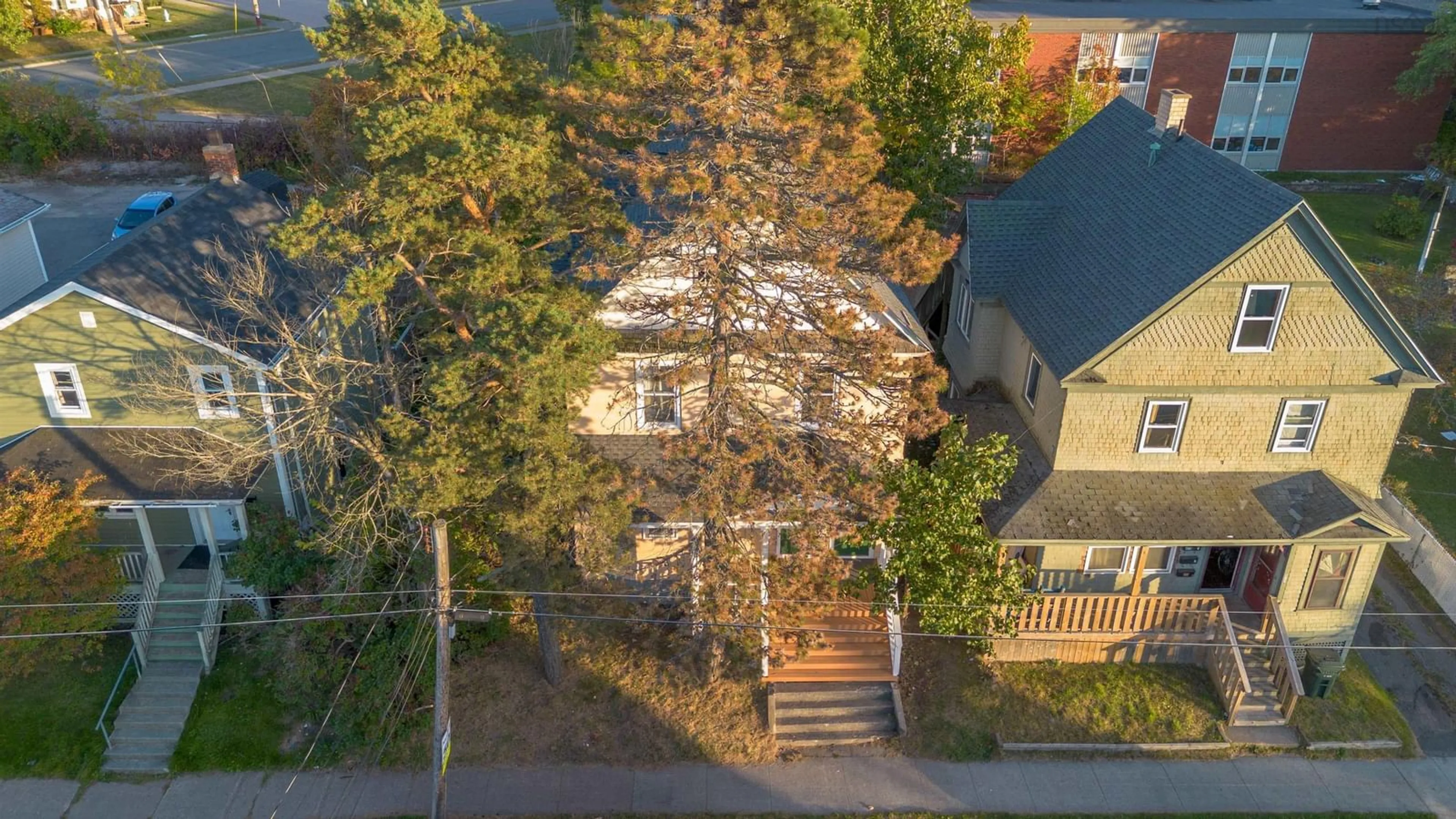 A pic from outside/outdoor area/front of a property/back of a property/a pic from drone, street for 476 Townsend St, Sydney Nova Scotia B1P 5G6