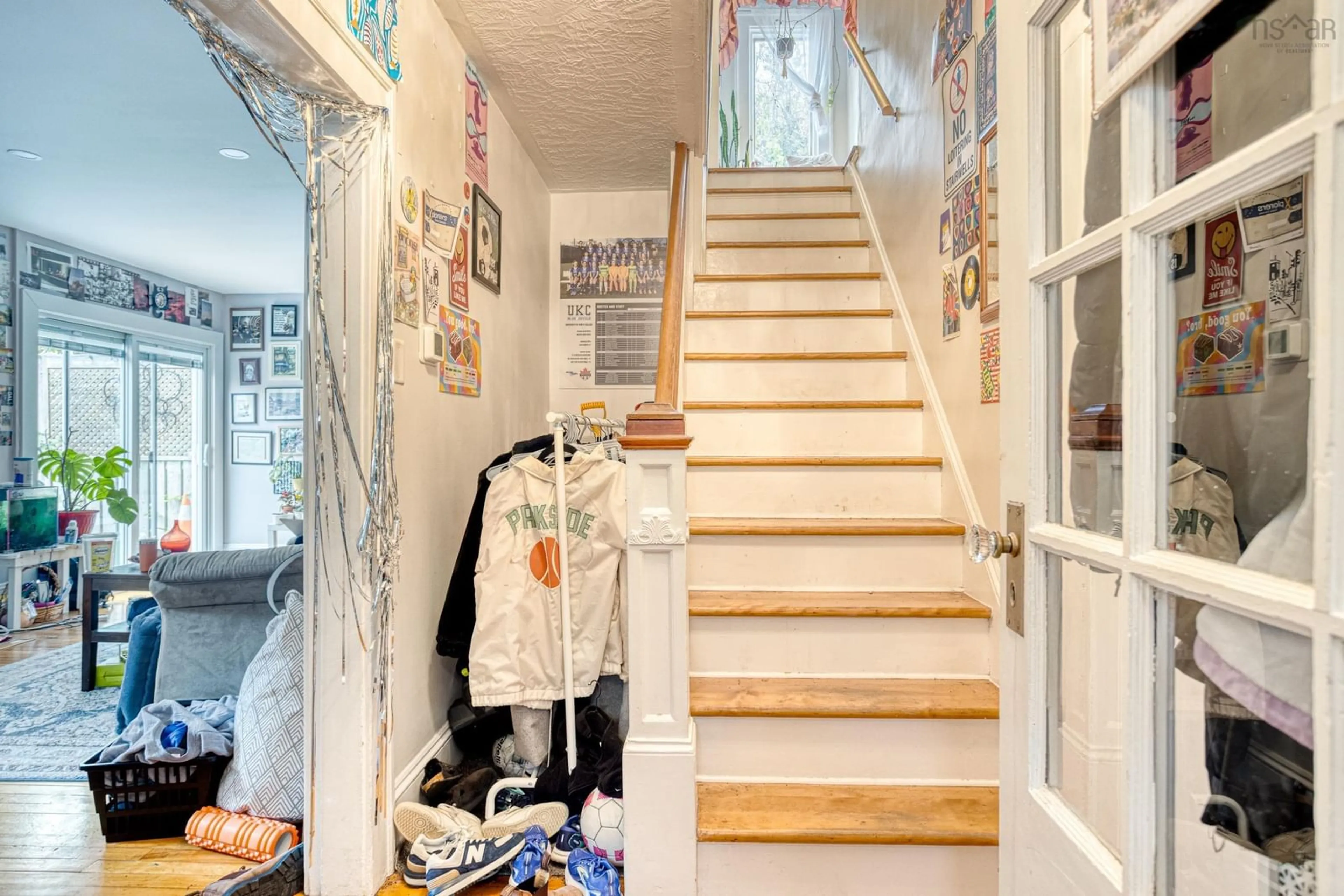 Indoor entryway for 1730 Preston St, Halifax Nova Scotia B3H 3V4