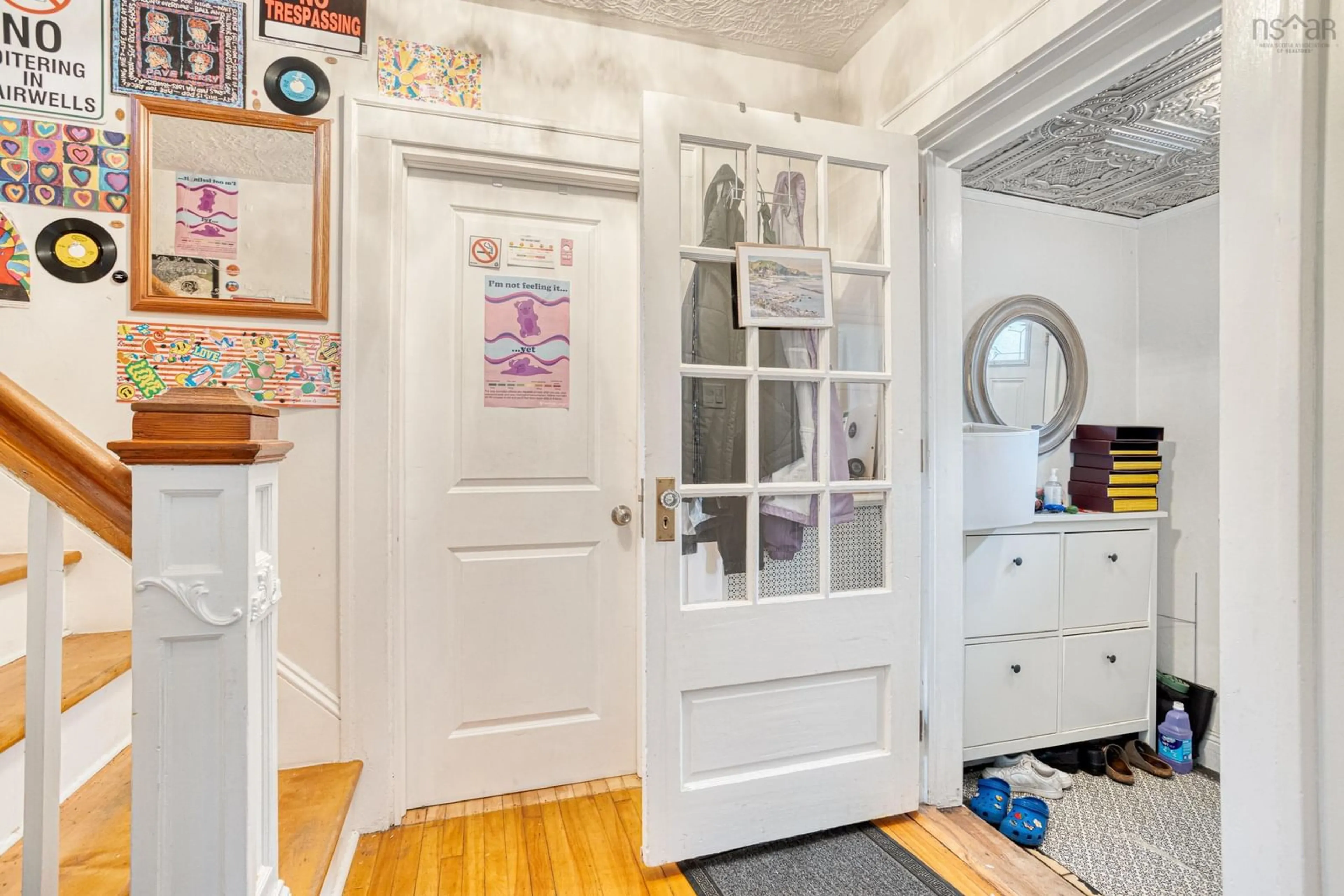 Indoor entryway for 1730 Preston St, Halifax Nova Scotia B3H 3V4